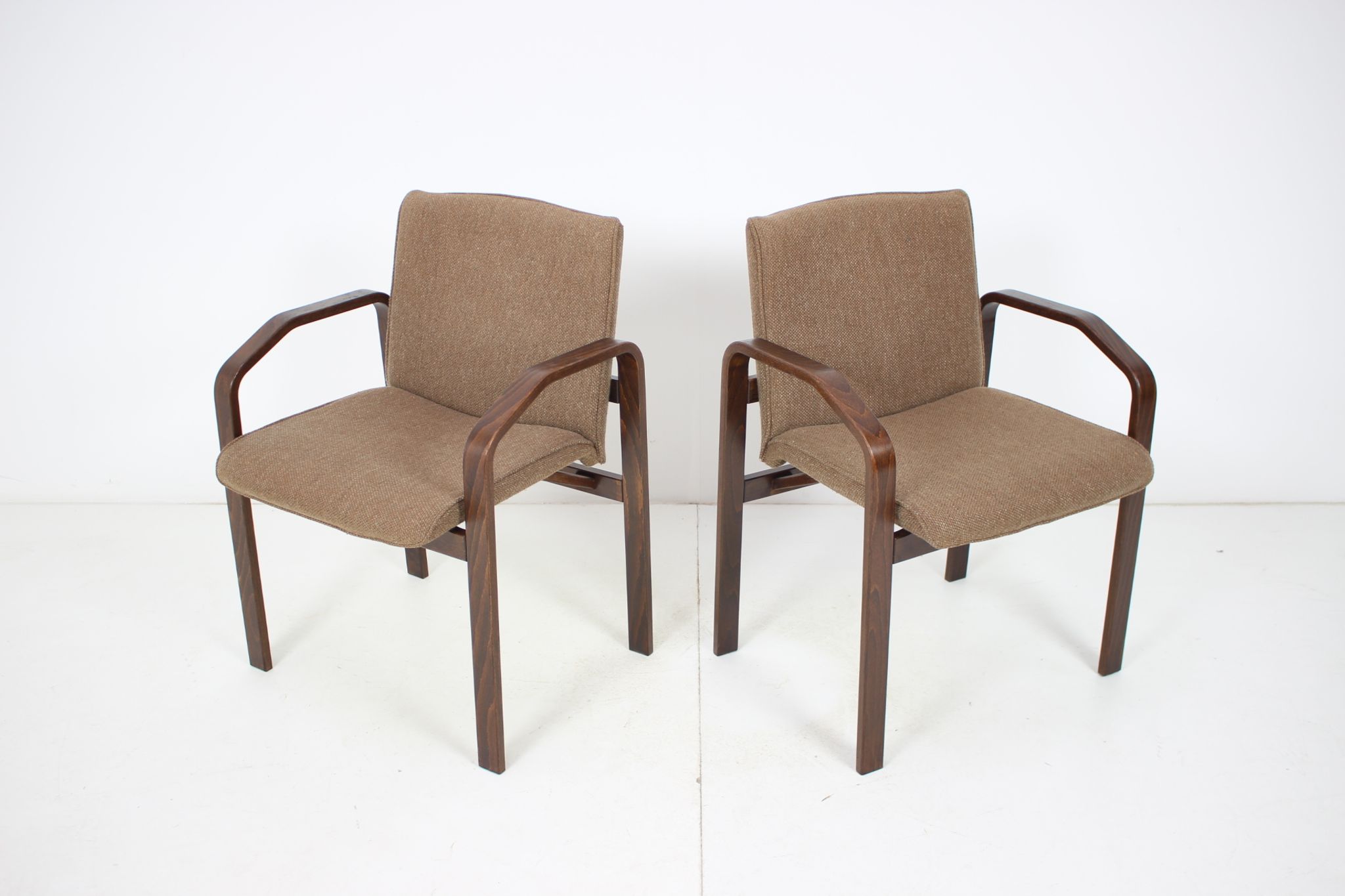 Ensemble de six fauteuils, Ton, Národní podnik Holešov, 1993.