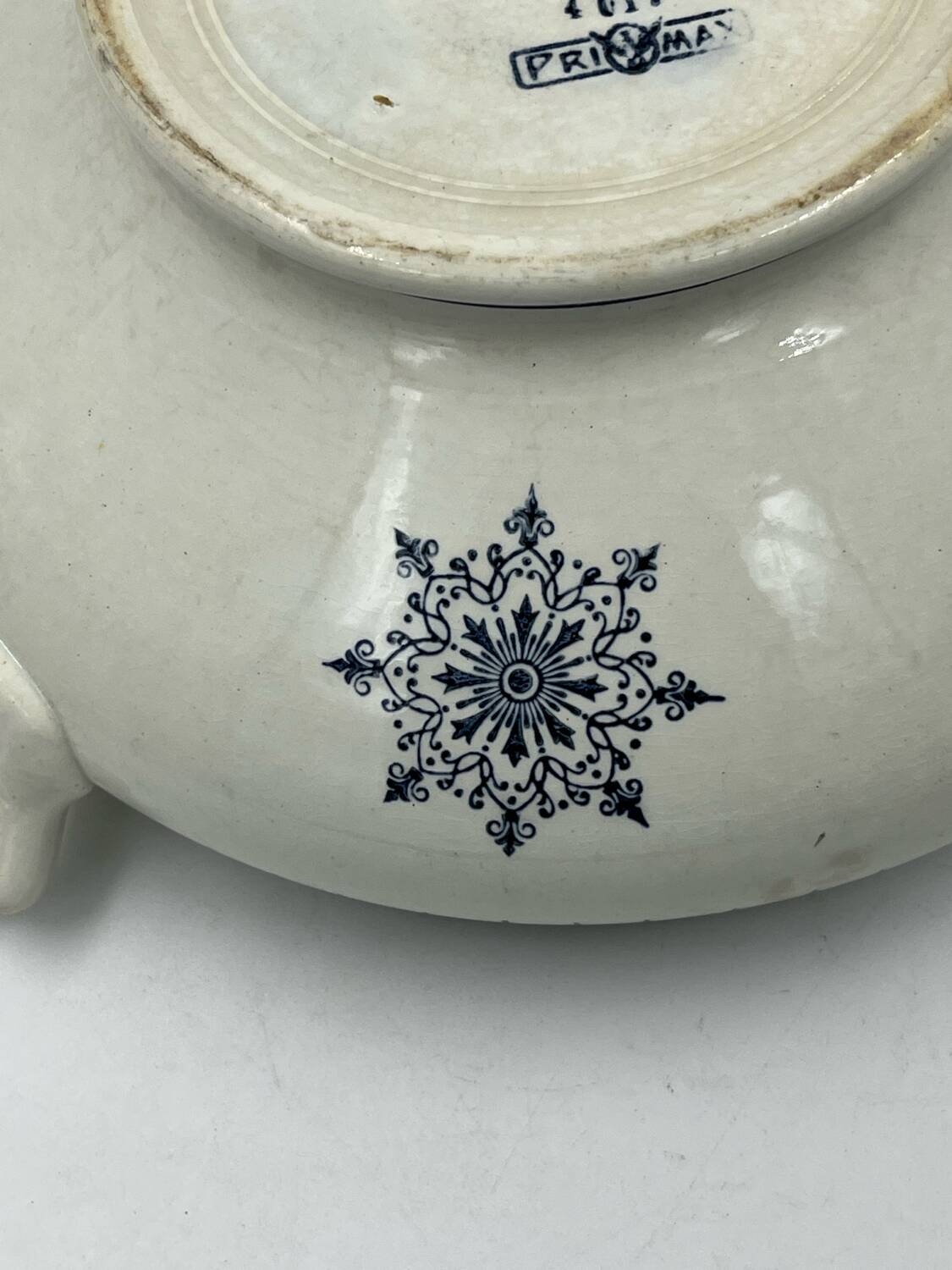 Vegetable dish, salad bowl, soup tureen, ceramic from Saint Amand.