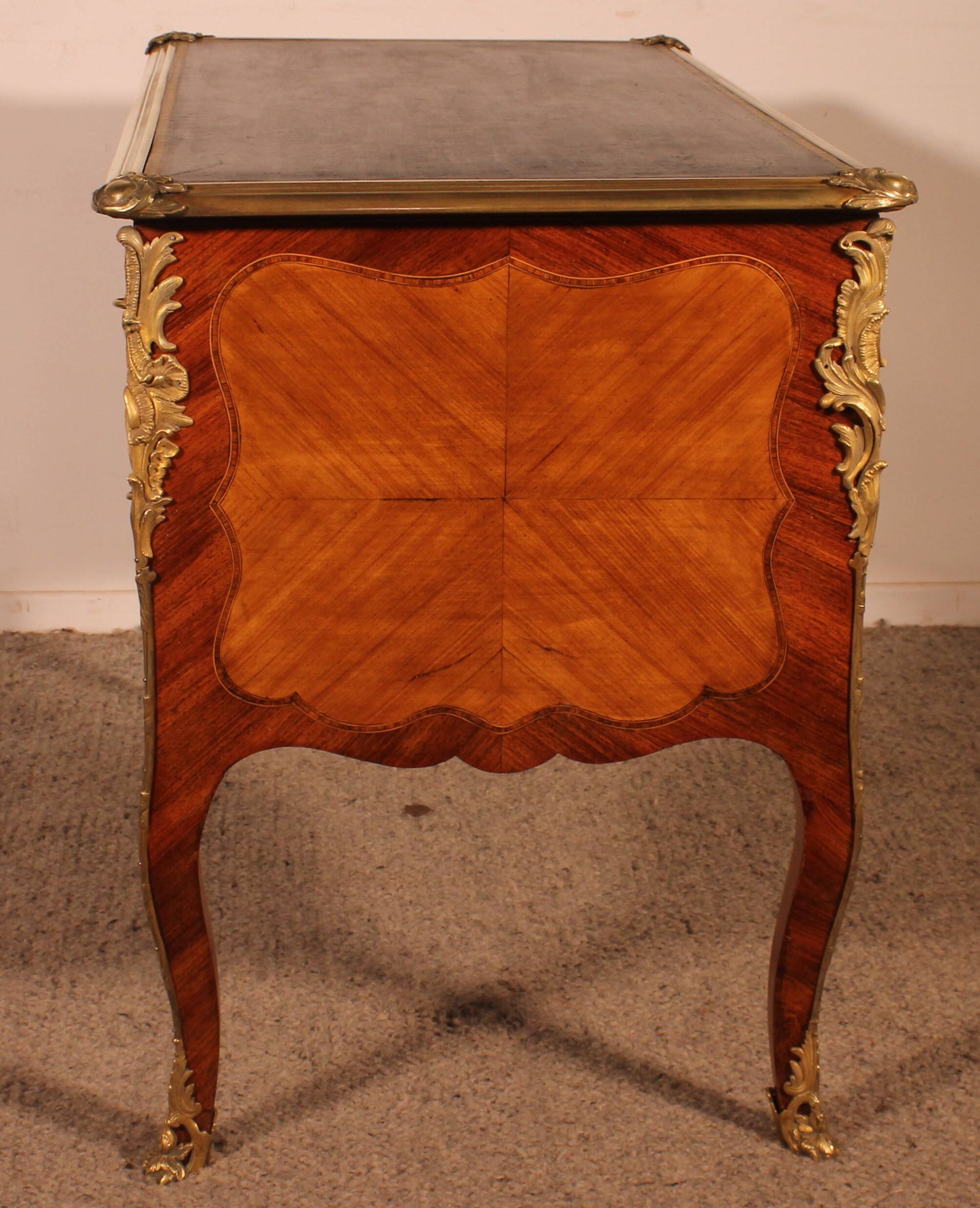 Small Double-Sided Writing Desk in Rosewood in Louis XV style from the 19th century.
