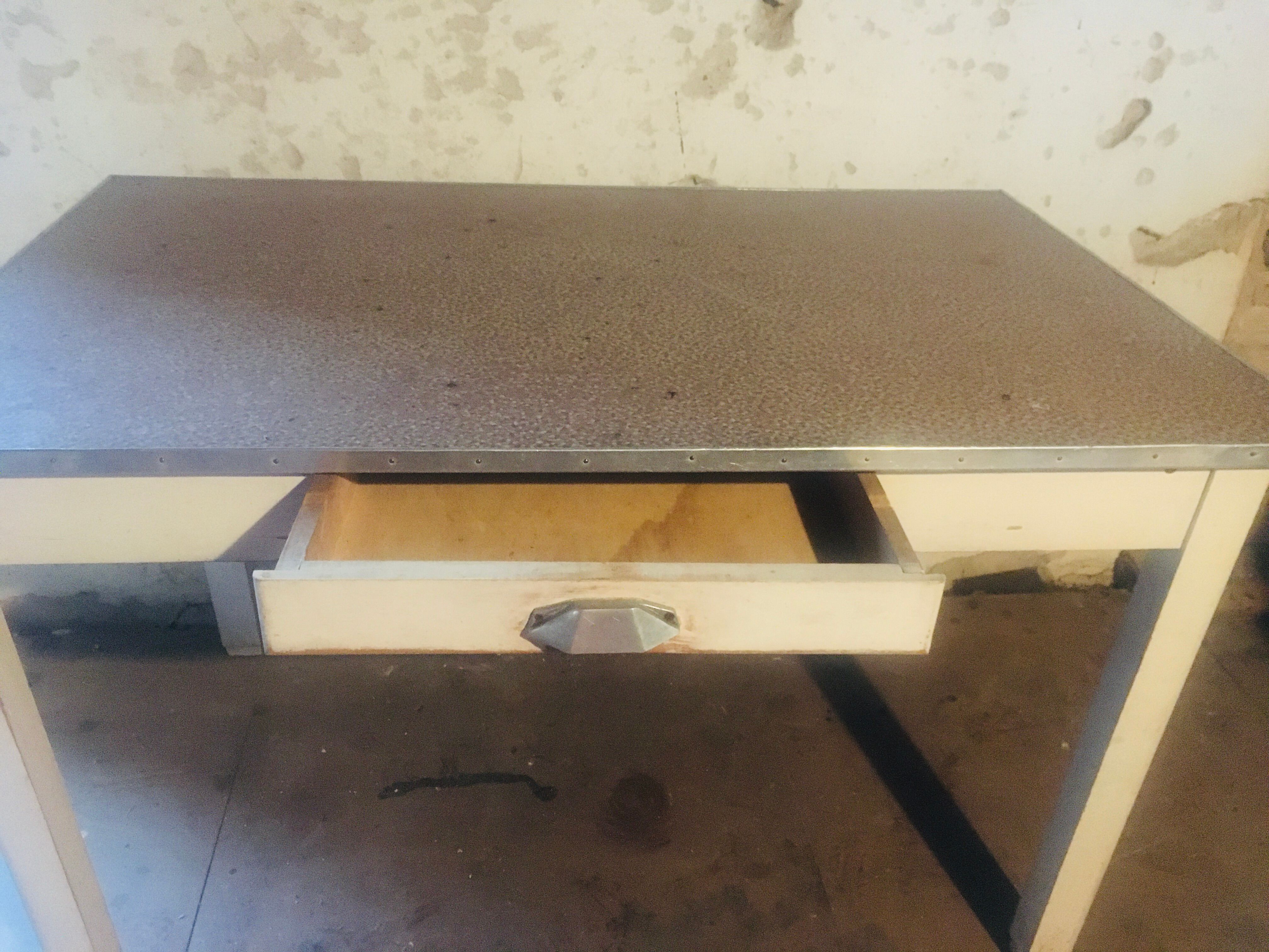1930s country table/bistro table in its pattine