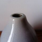 vase en céramique craquelée gris clair