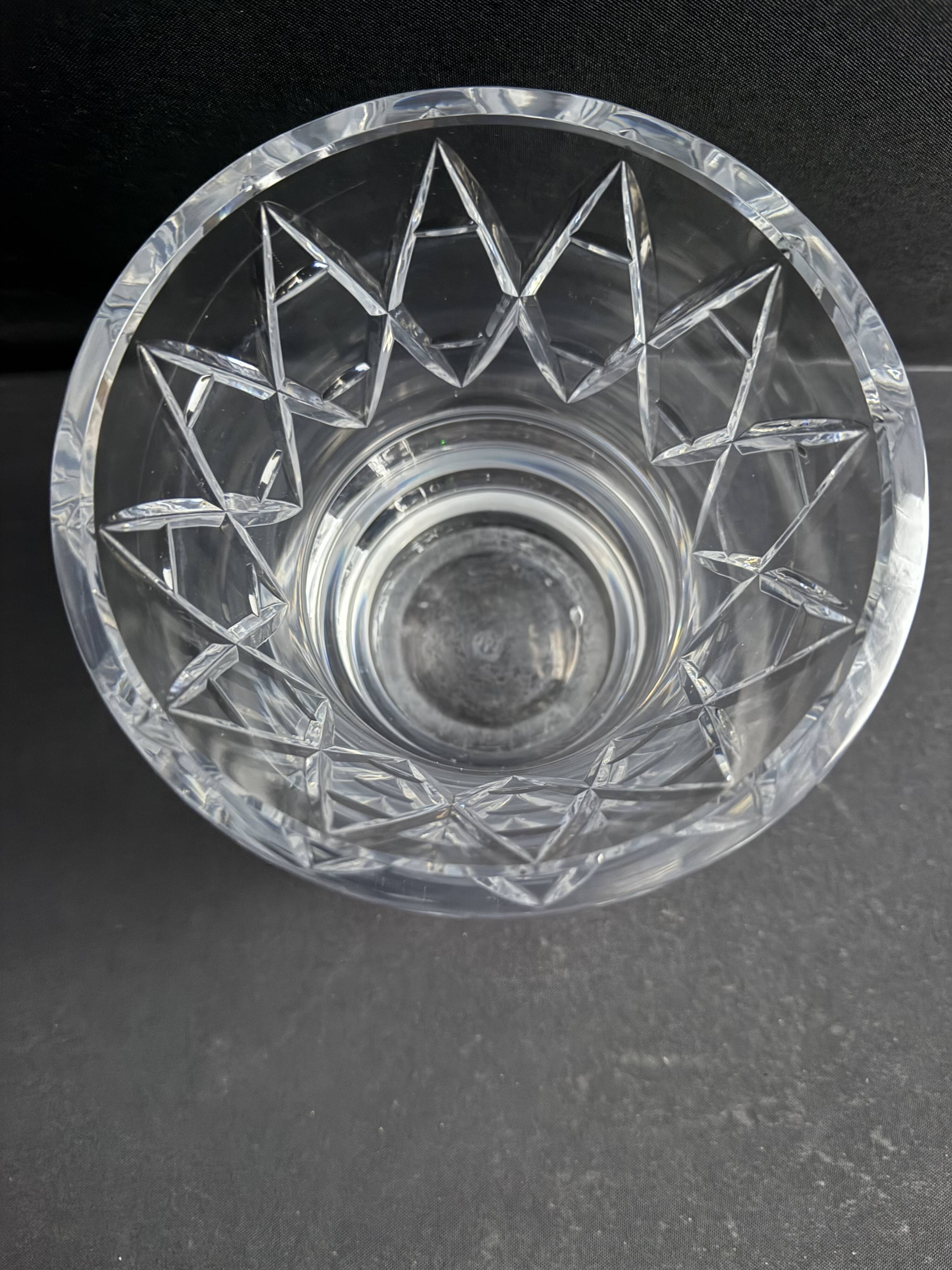 Baccarat vase shape 3068 - Art deco