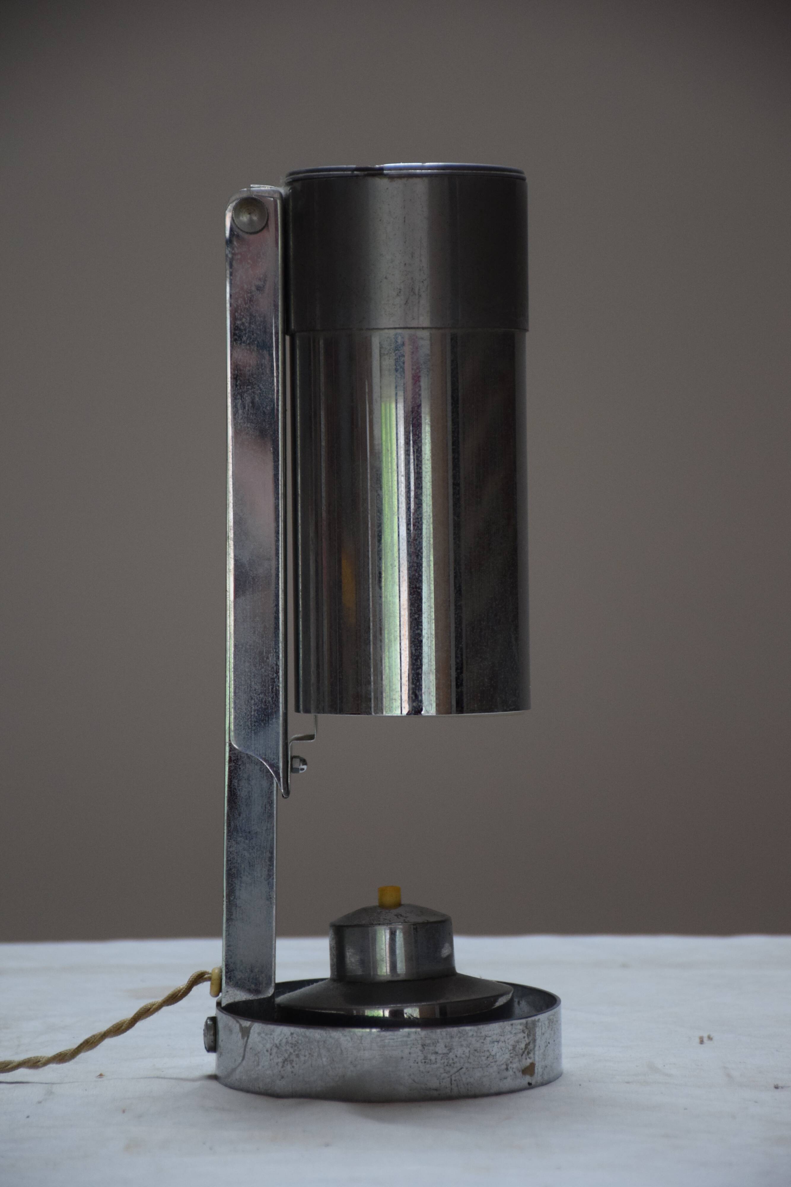 Boris Lacroix's lamp to lay