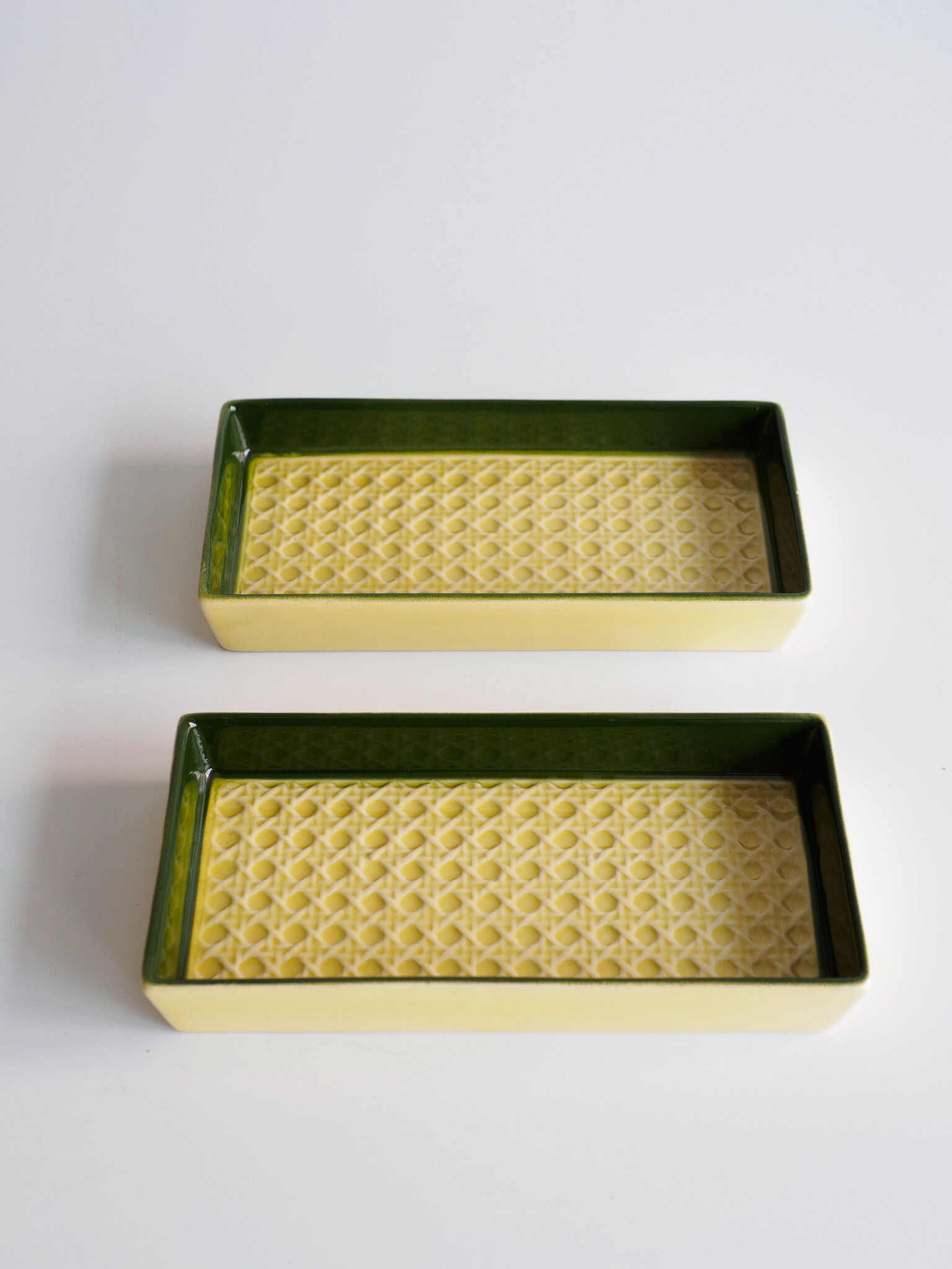 Deux raviers à apéritif