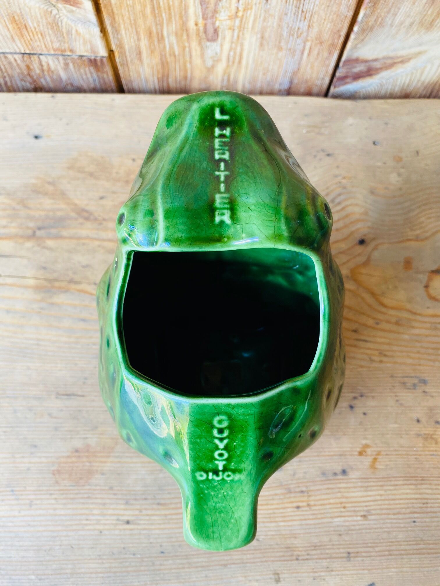 Pitcher frog guyot dijon Lheritier.