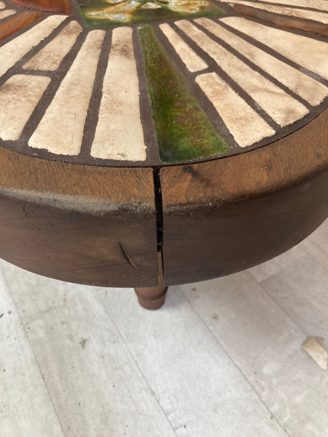 Oval ceramic coffee table