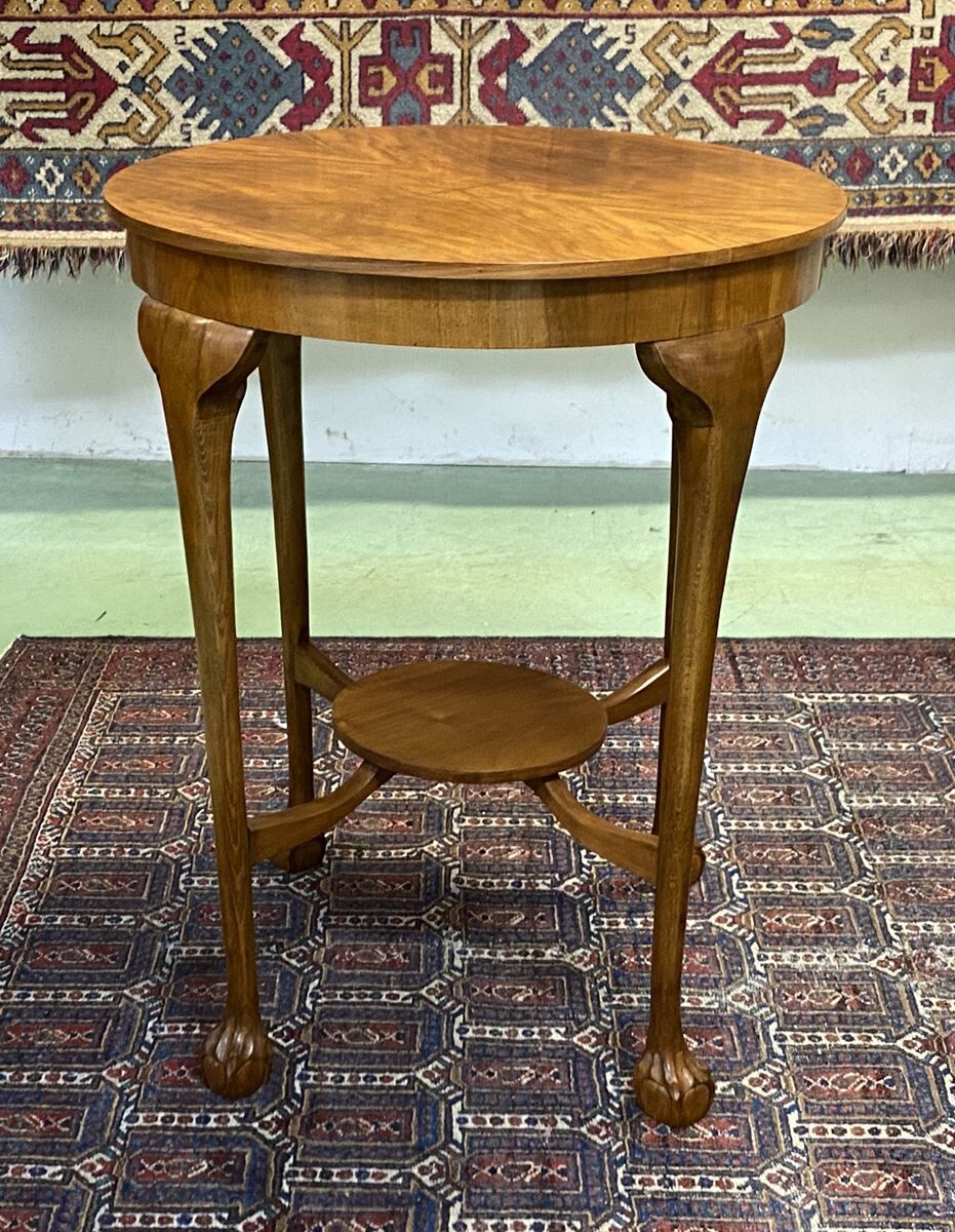 English walnut healing from the 1930s