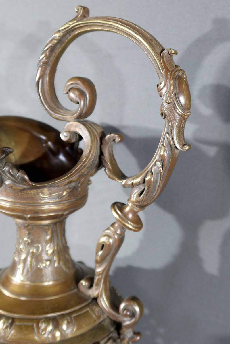 Pair of bronze ewers, art nouveau – 1910
