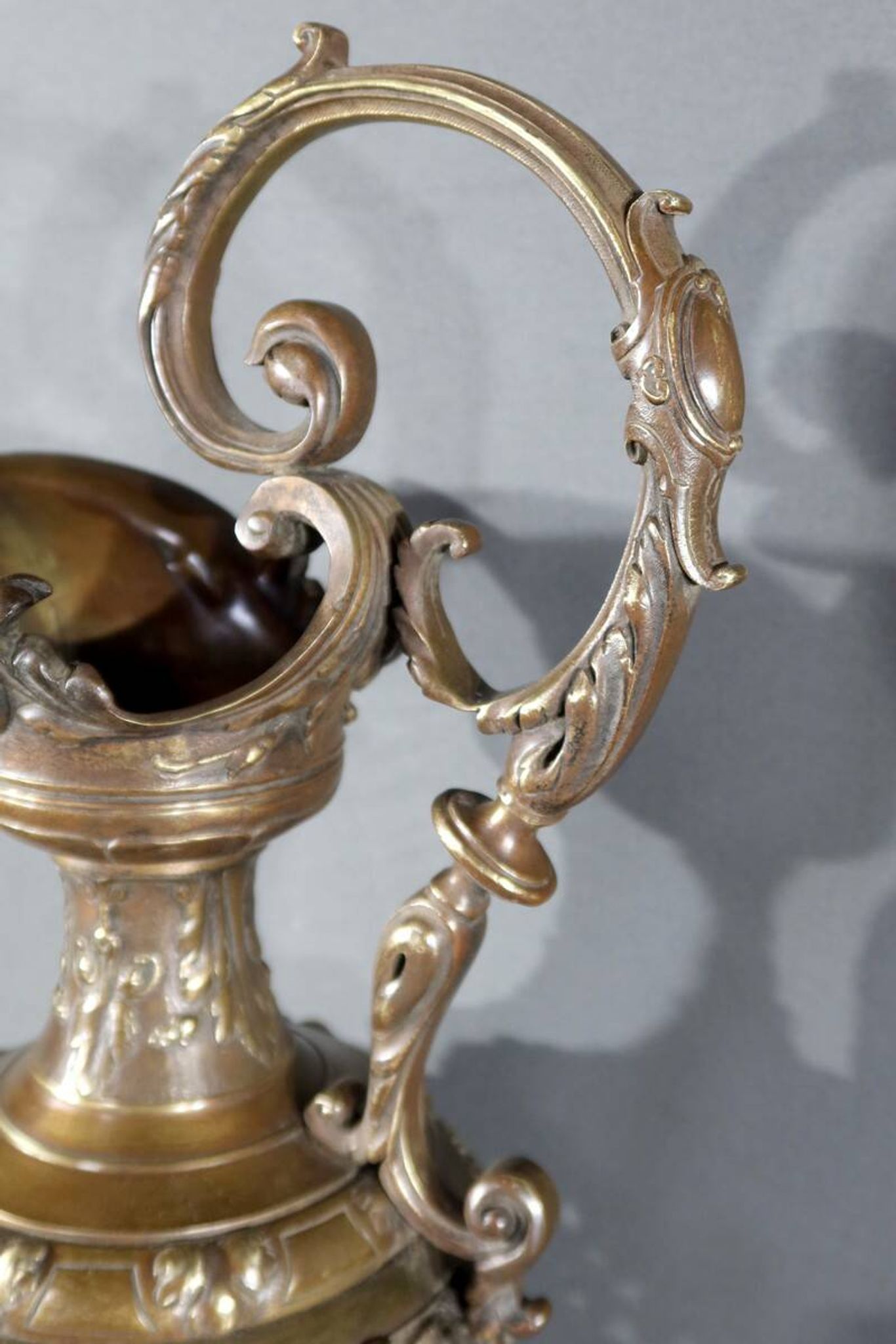 Paire d’aiguières en bronze, art nouveau – 1910