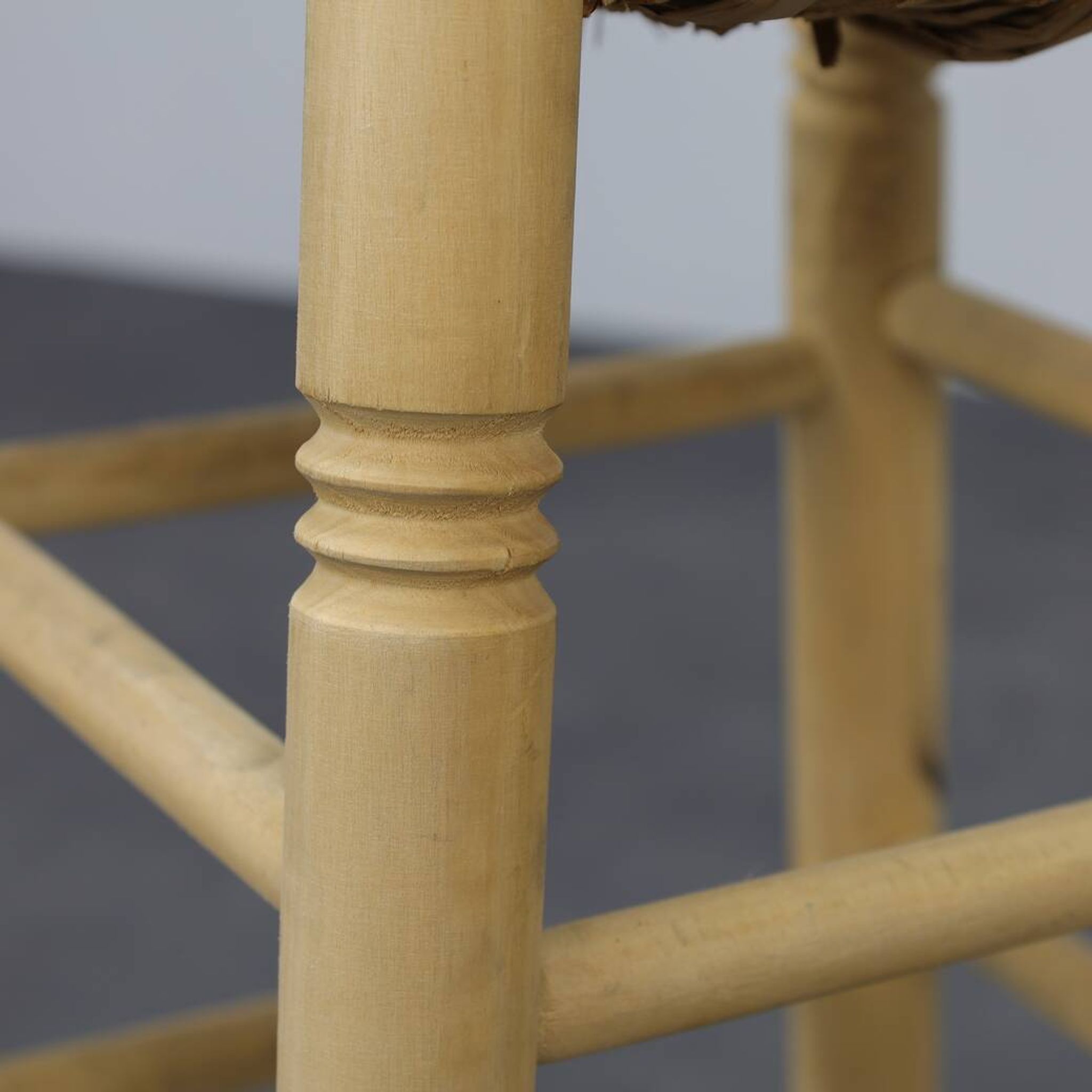 Ensemble de 4 tabourets de bar en bois et rotin, années 1970