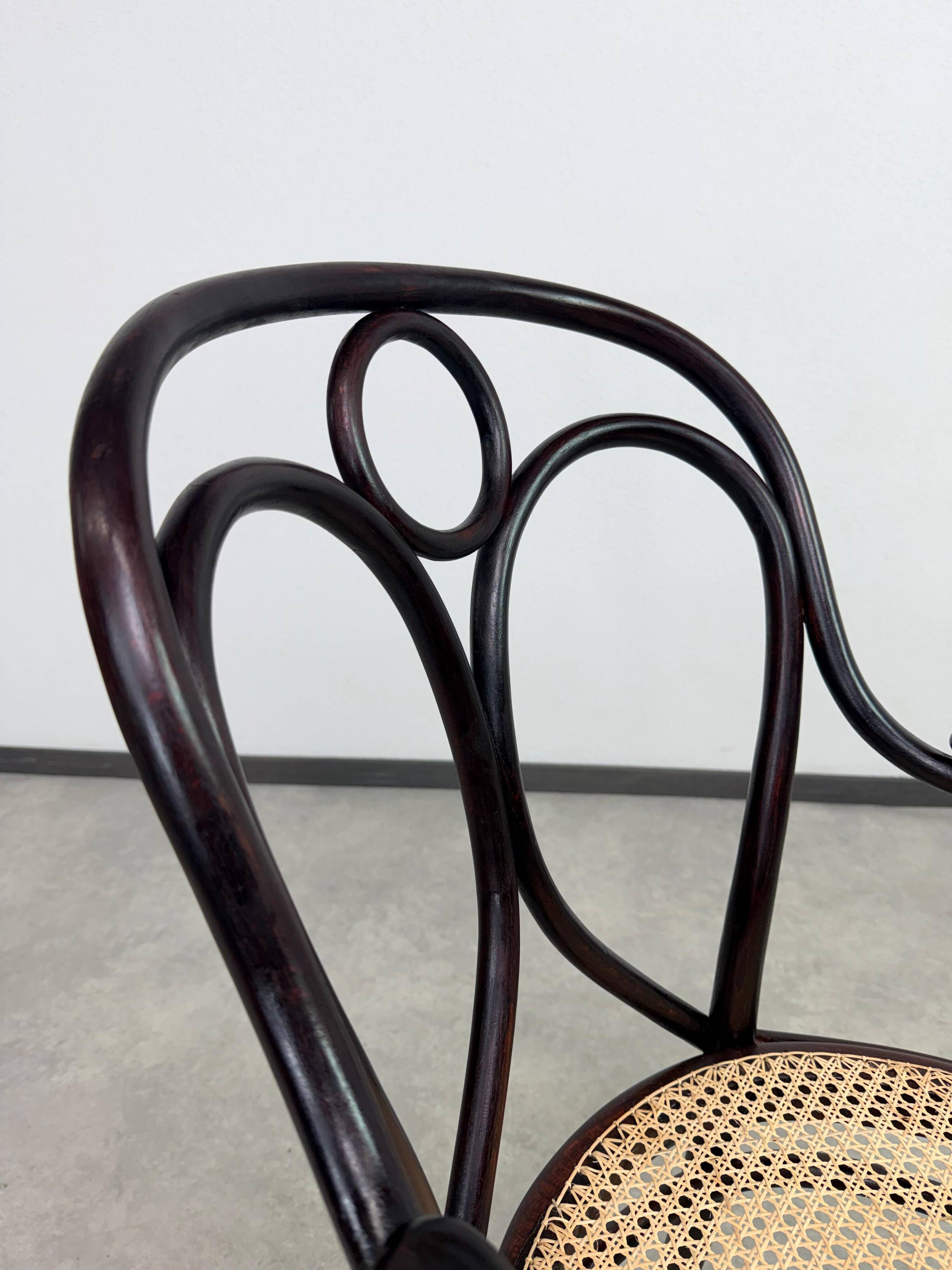 "Angel Back" armchair in bent wood no. 19 by Thonet