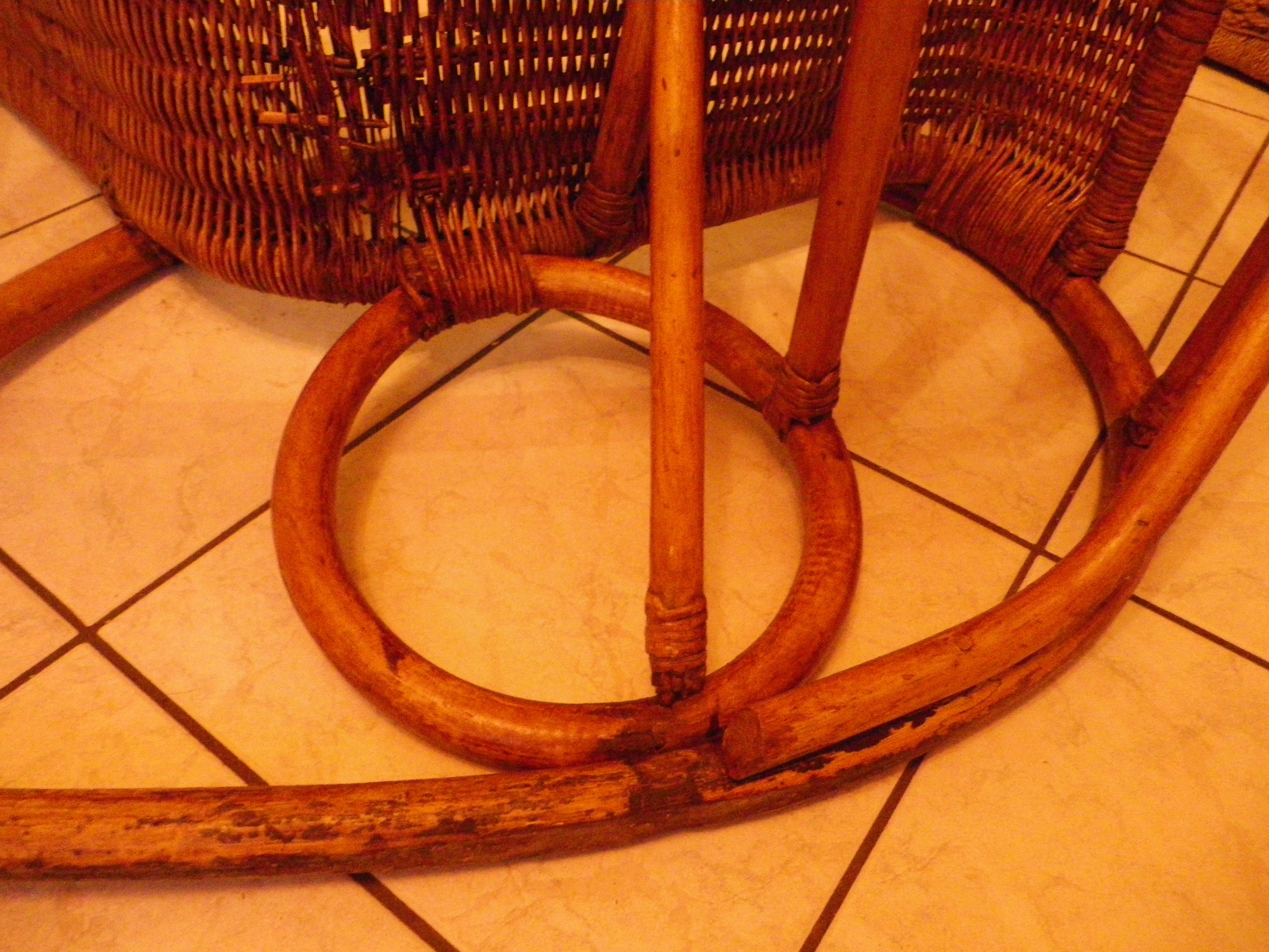 Rocking chair from the 70s in rattan and wicker