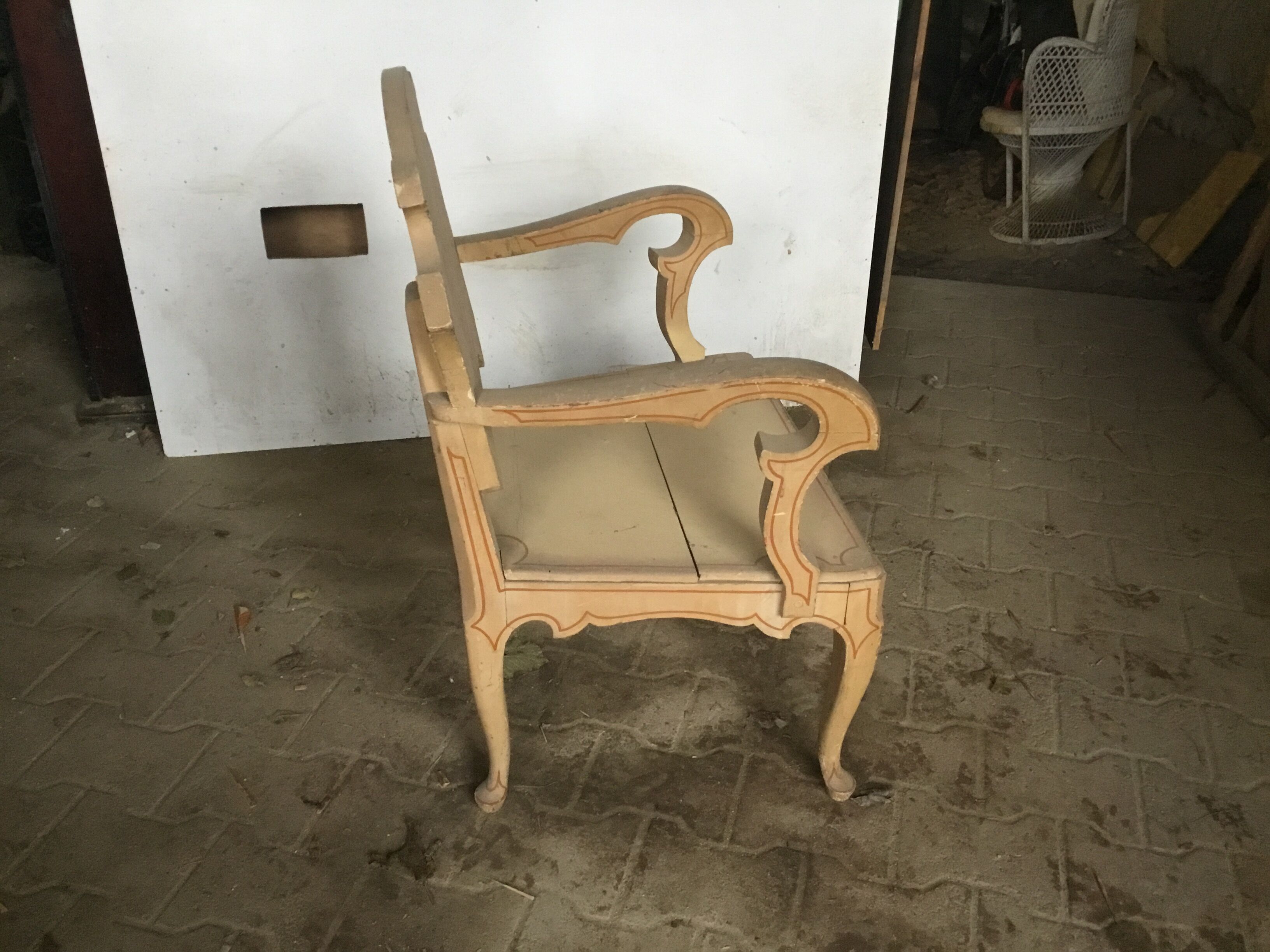 Chair or throne in Chinese lacquer wood from Vietnam, vintage, signed painting