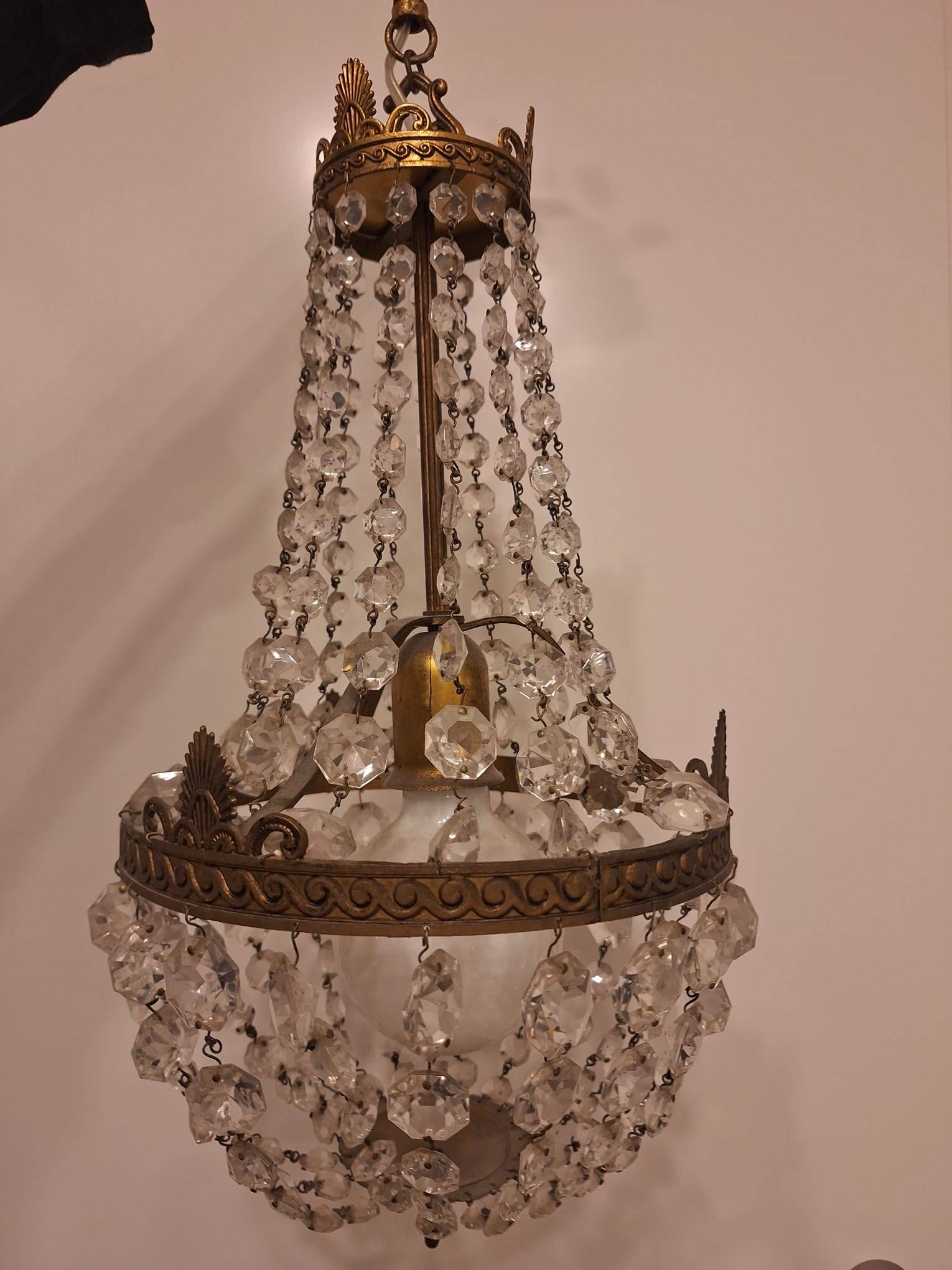 Chandelier with pendants