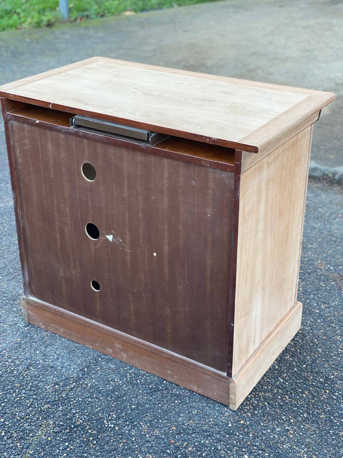 Buffet Louis Philippe deux portes meuble TV rénové en bois massif merisier brut