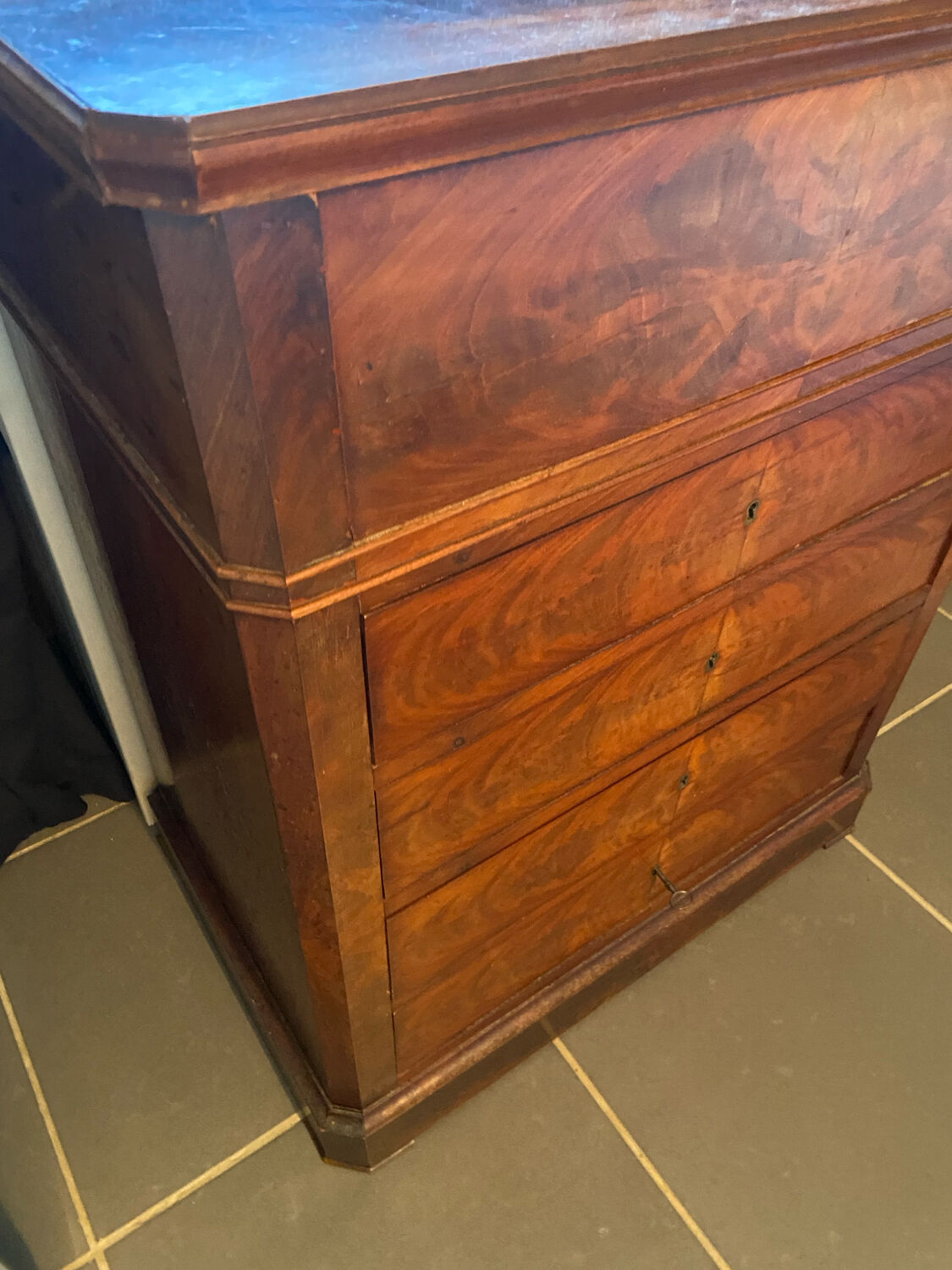 Railway-style bathroom furniture from the 1930s/40s.