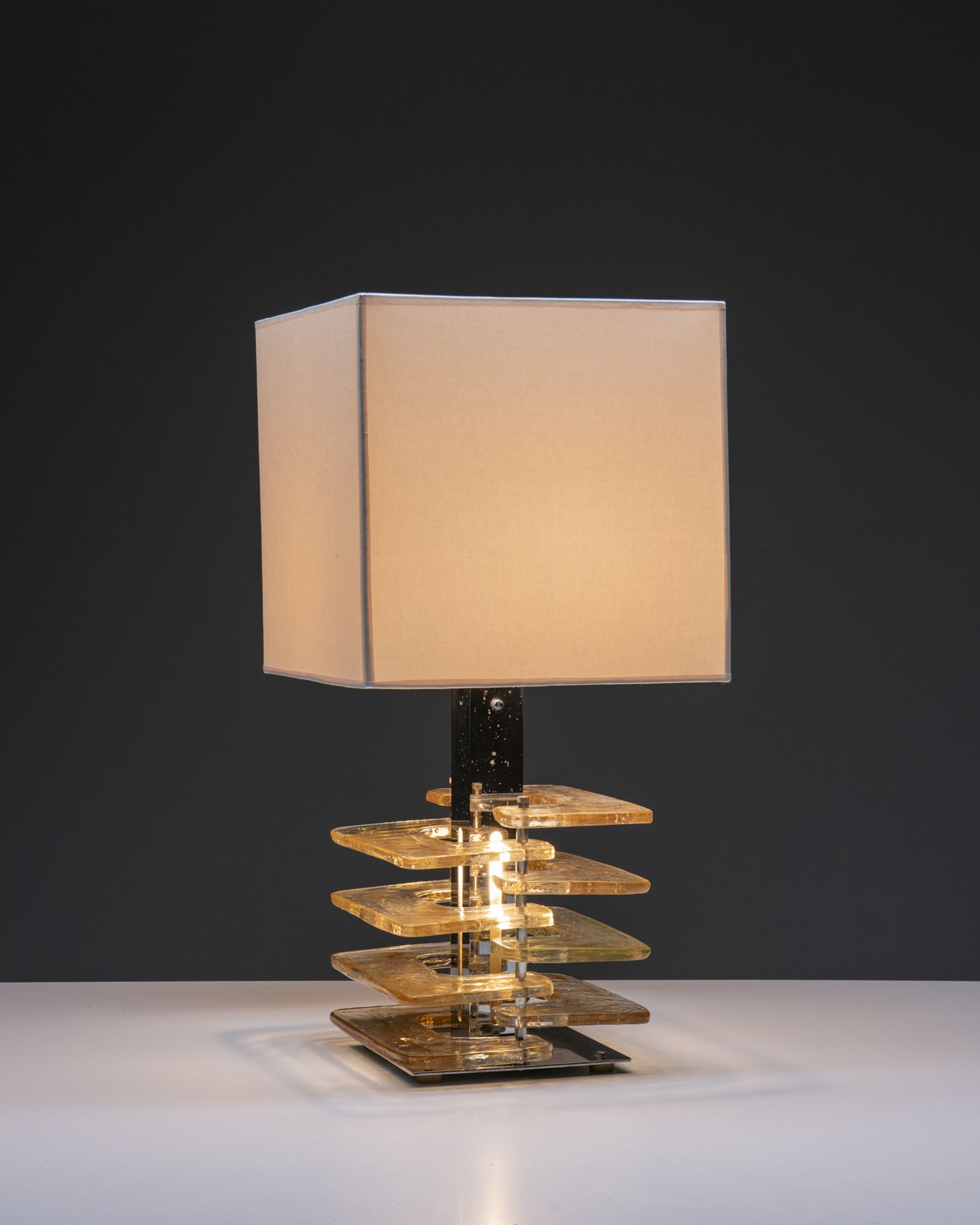 Lampe de table avec base en verre de Murano années 1960