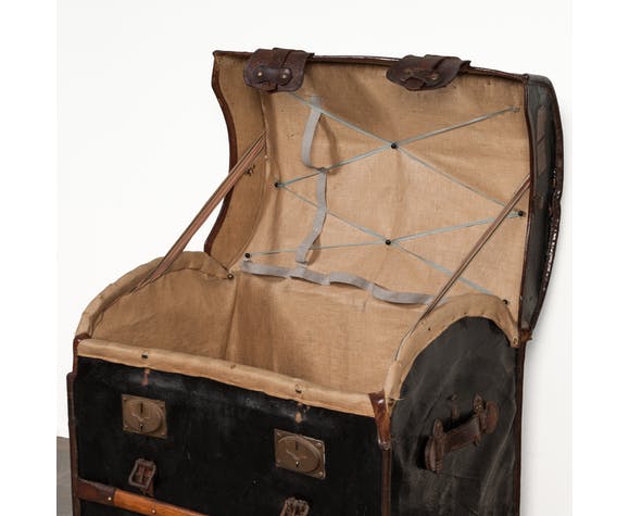 Malle de voyage en cuir