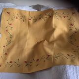 Yellow linen table centre