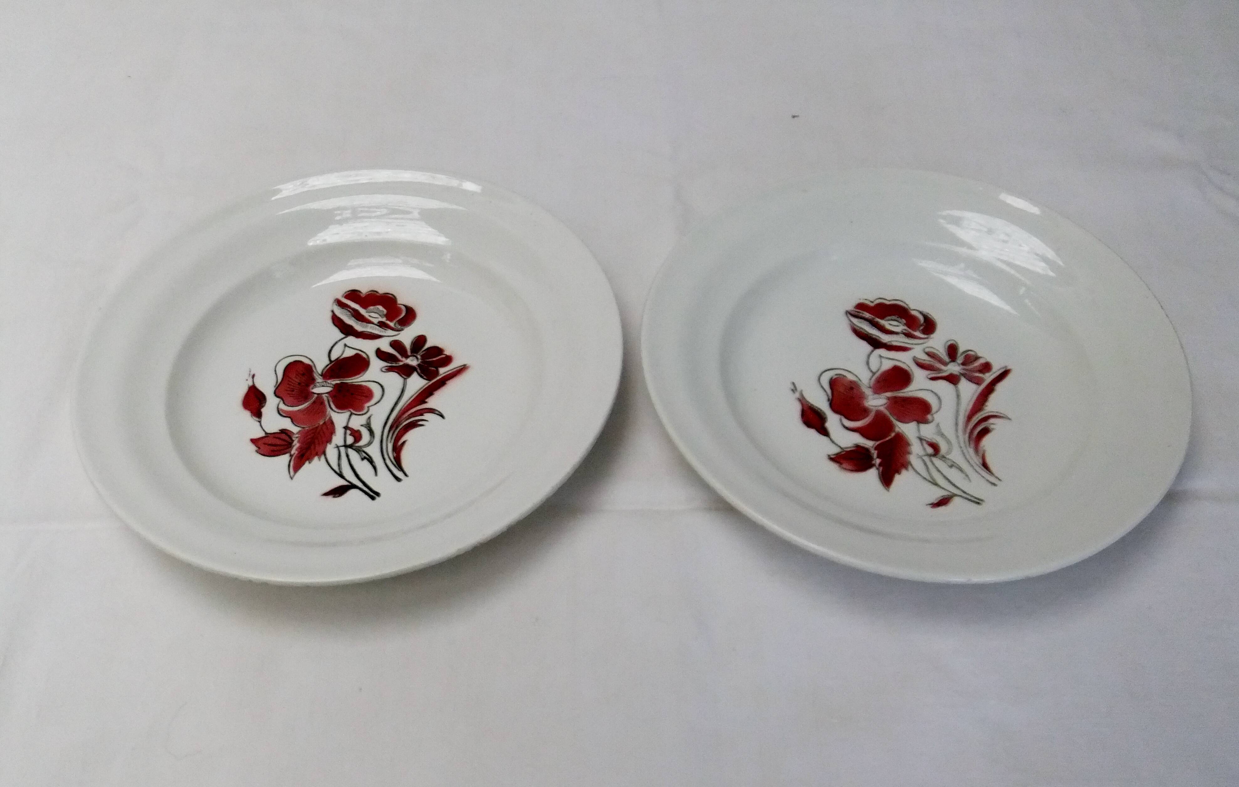 Ceranord St Amand plate with flower decoration and cutlery set