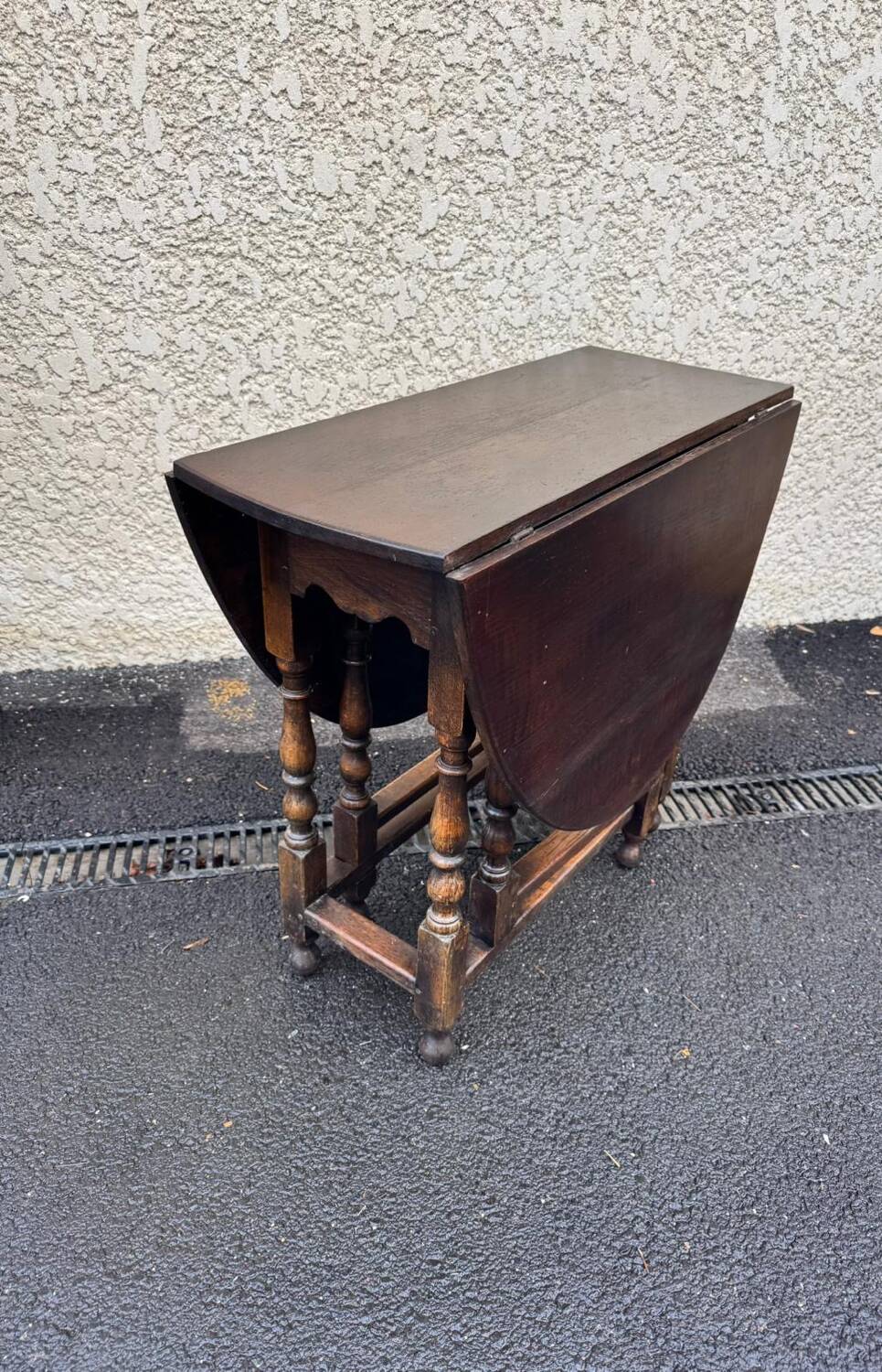 CC41 stamped steering wheel table – English furniture from the Second World War