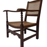 Fauteuil Art Déco en chêne tressé, design minimaliste.