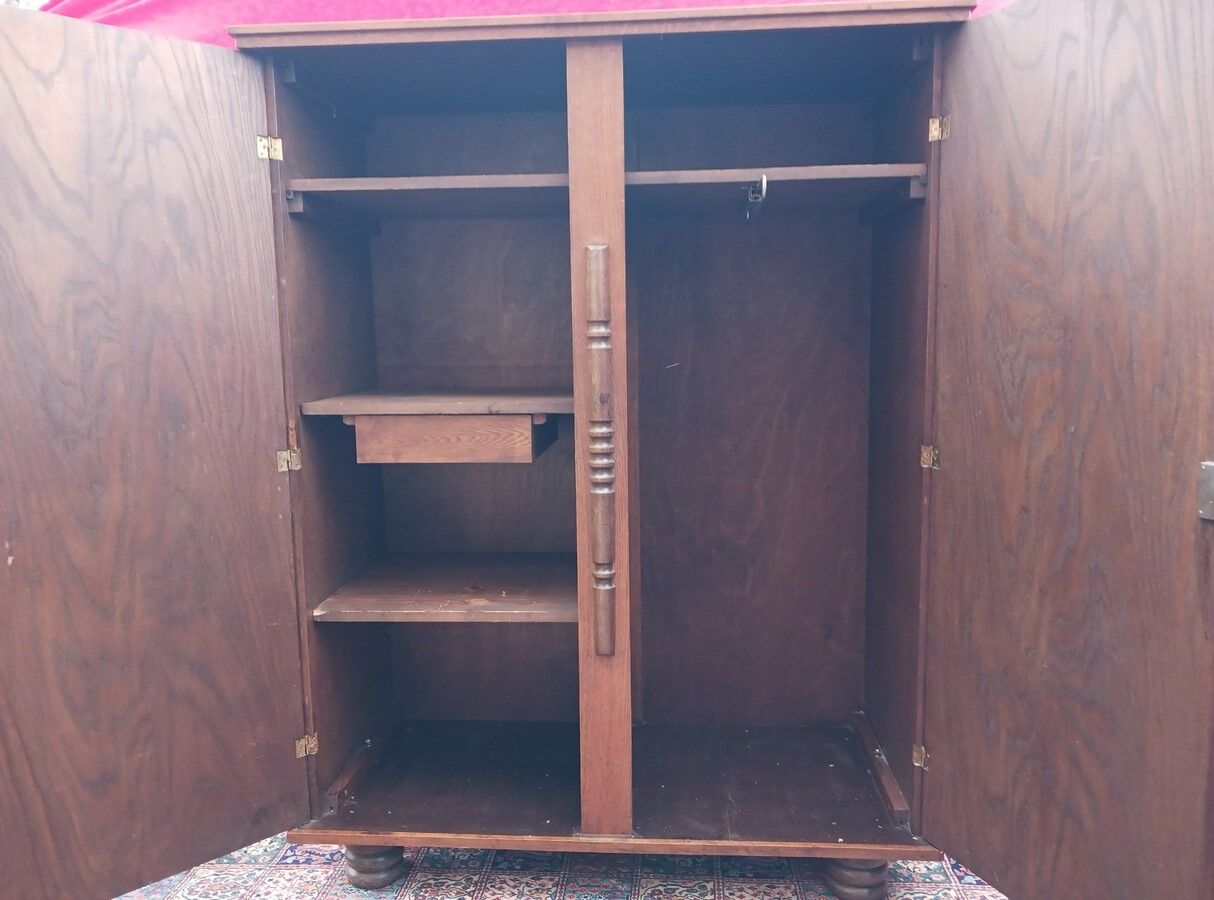 Bedroom wardrobe from the 1930s/40s.