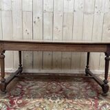 Bureau de style Louis XIII en noyer
