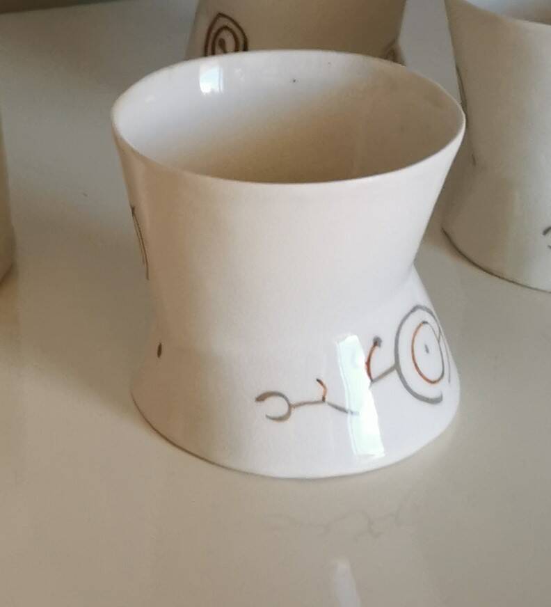 Botella y vasos para vino