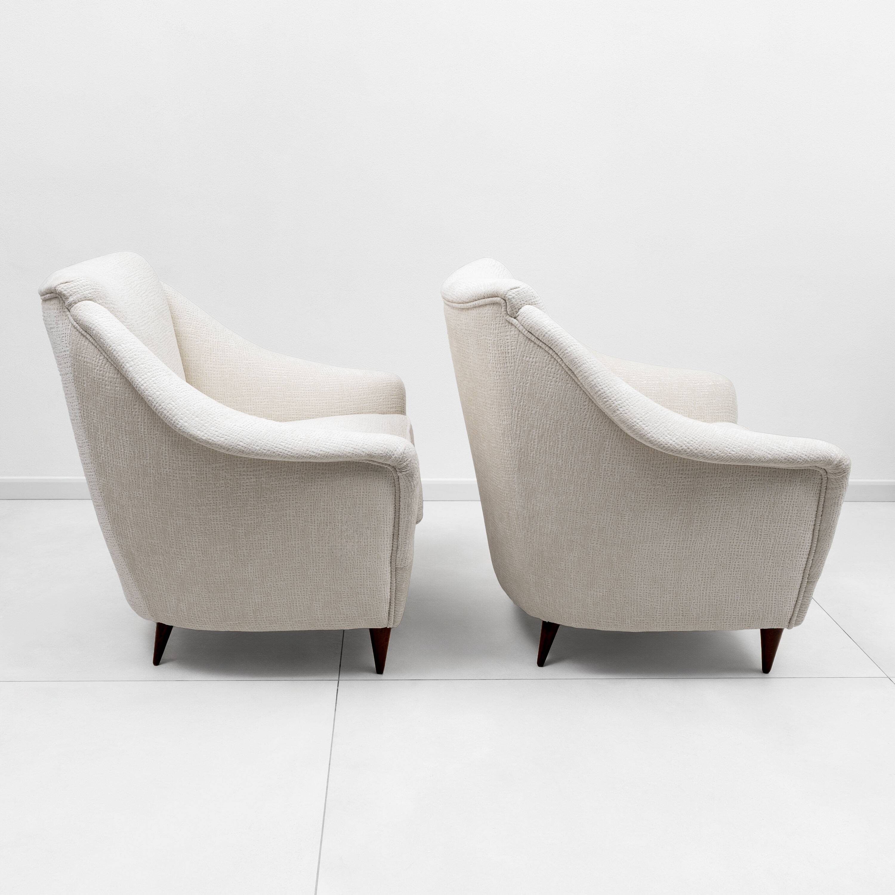 Pair of Ico Parisi MidCentury Modern Italian Armchairs for Ariberto Colombo