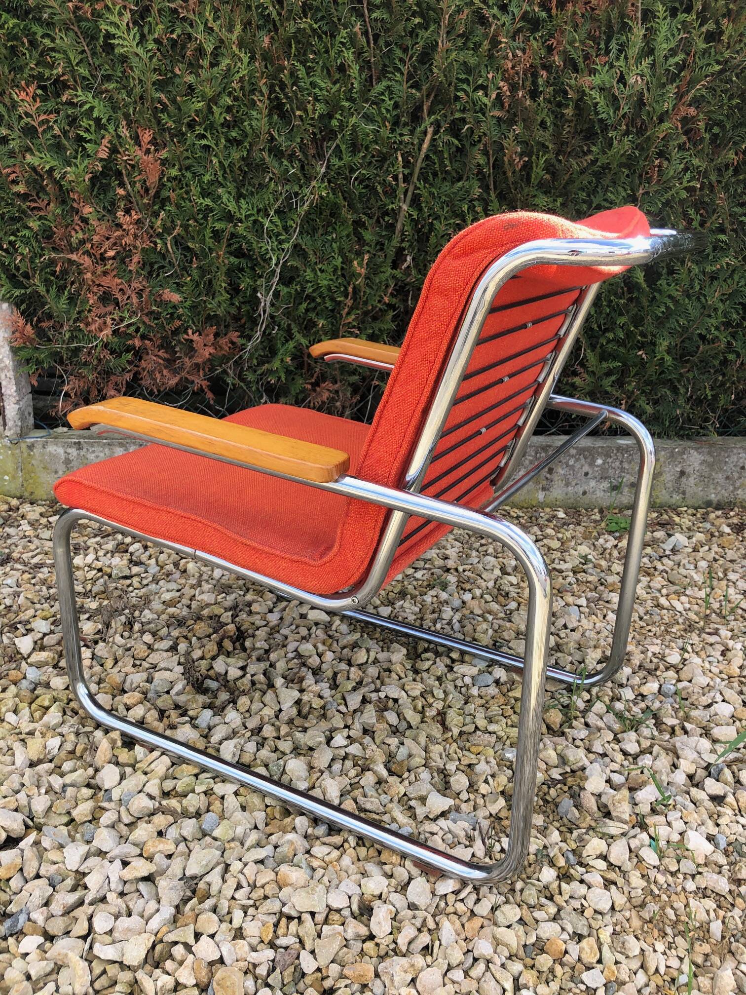 Pair of MB lounge chairs by Marcel Breuer for Knoll