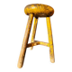 Tabouret en bois primitif sur trépied / hauteur 52 cm