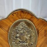 Vitrine de style Louis XV en bois de rose et bronzes dorés