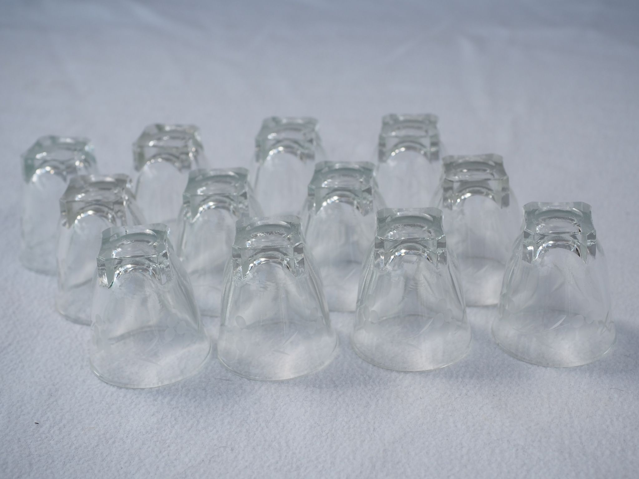 12 engraved liqueur glasses – from the 1960s-1970s
