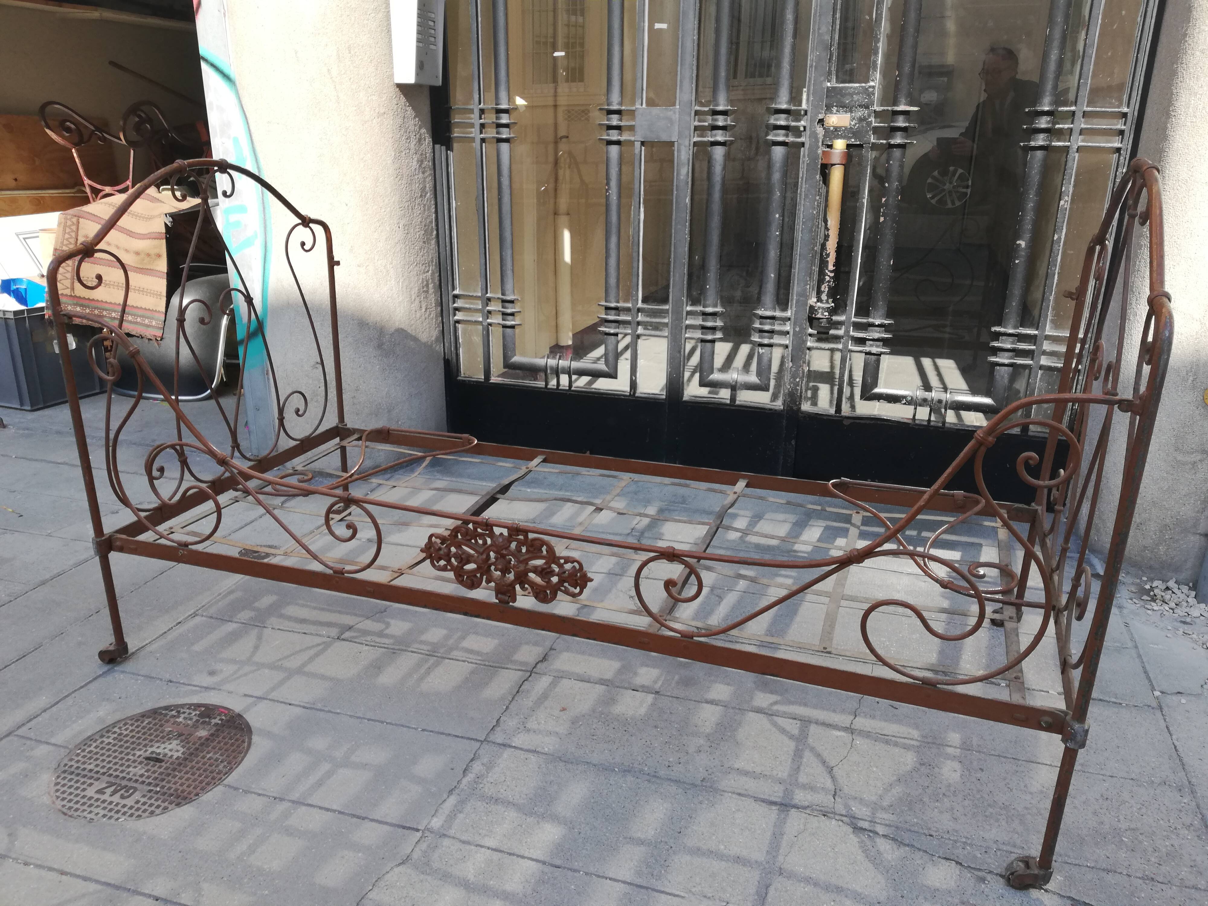 Old wrought iron bed - 19th century