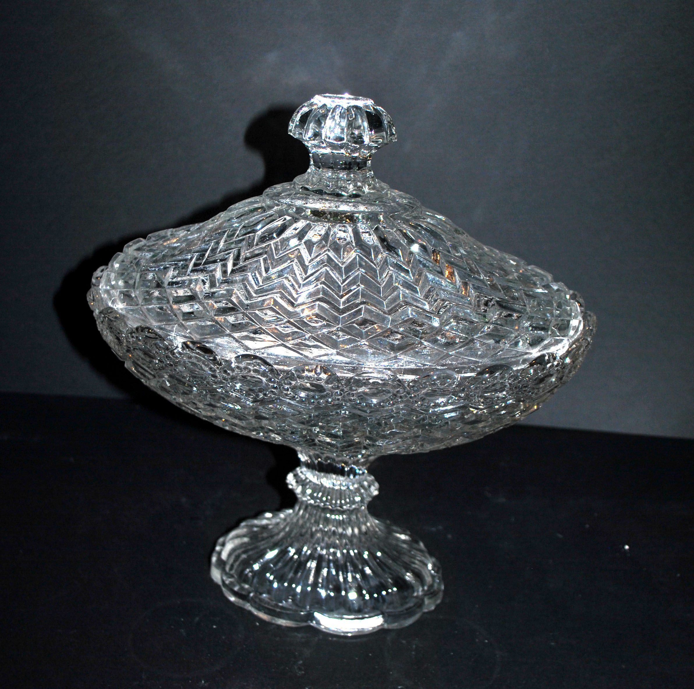 Large oval bonbonnière/dragee dish in molded crystal with diamond and pearl decoration, circa 1900