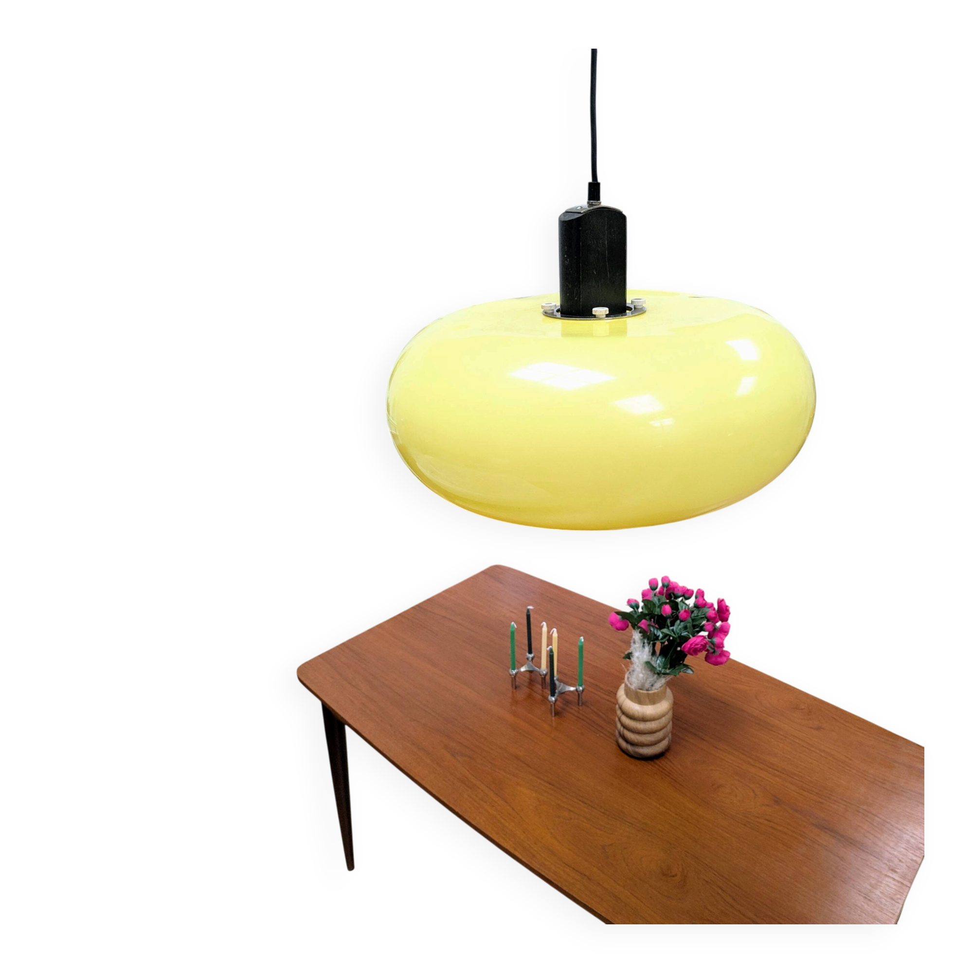 Vintage yellow suspension