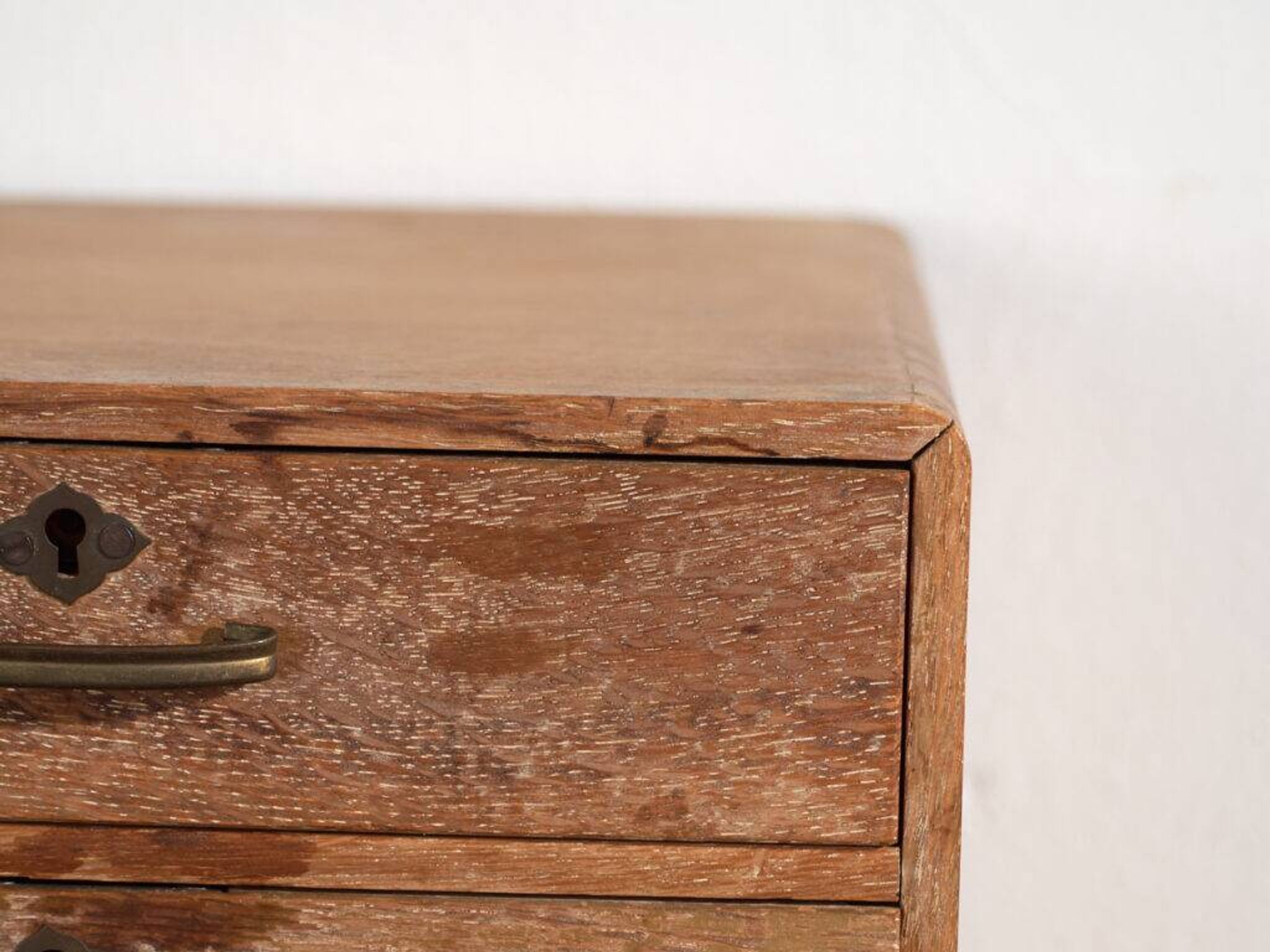 Small Japanese desk chest in oak and red pine, mid-Showa period, circa 1945–1970.