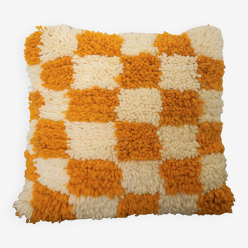 Coussin berbère à damiers orange et blanc