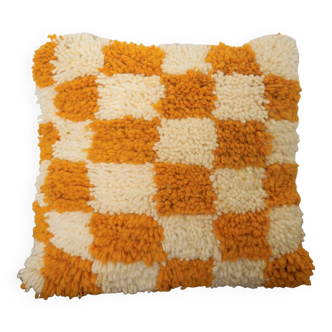 Coussin berbère à damiers orange et blanc