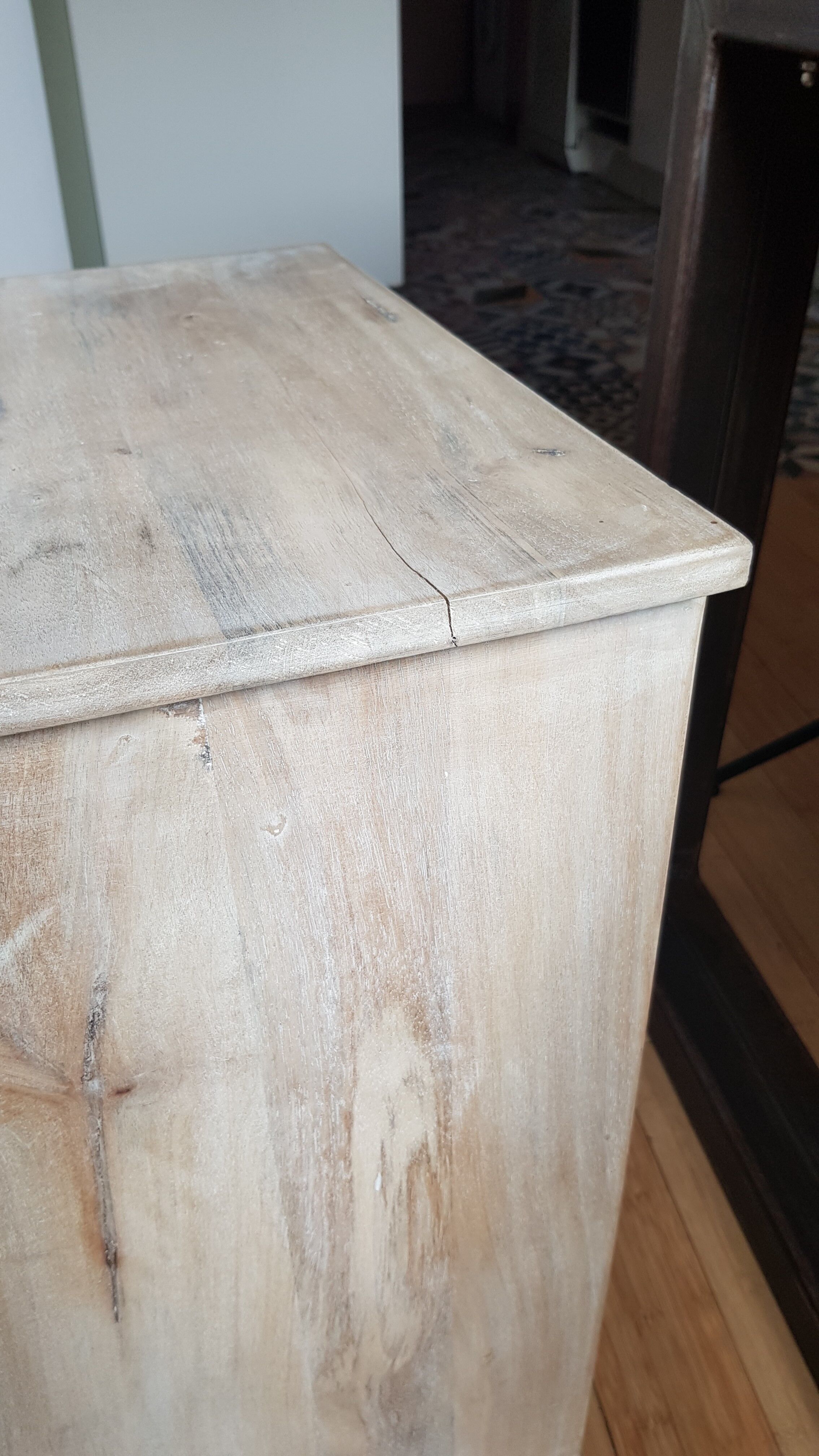 Chiseled mango tree bedside