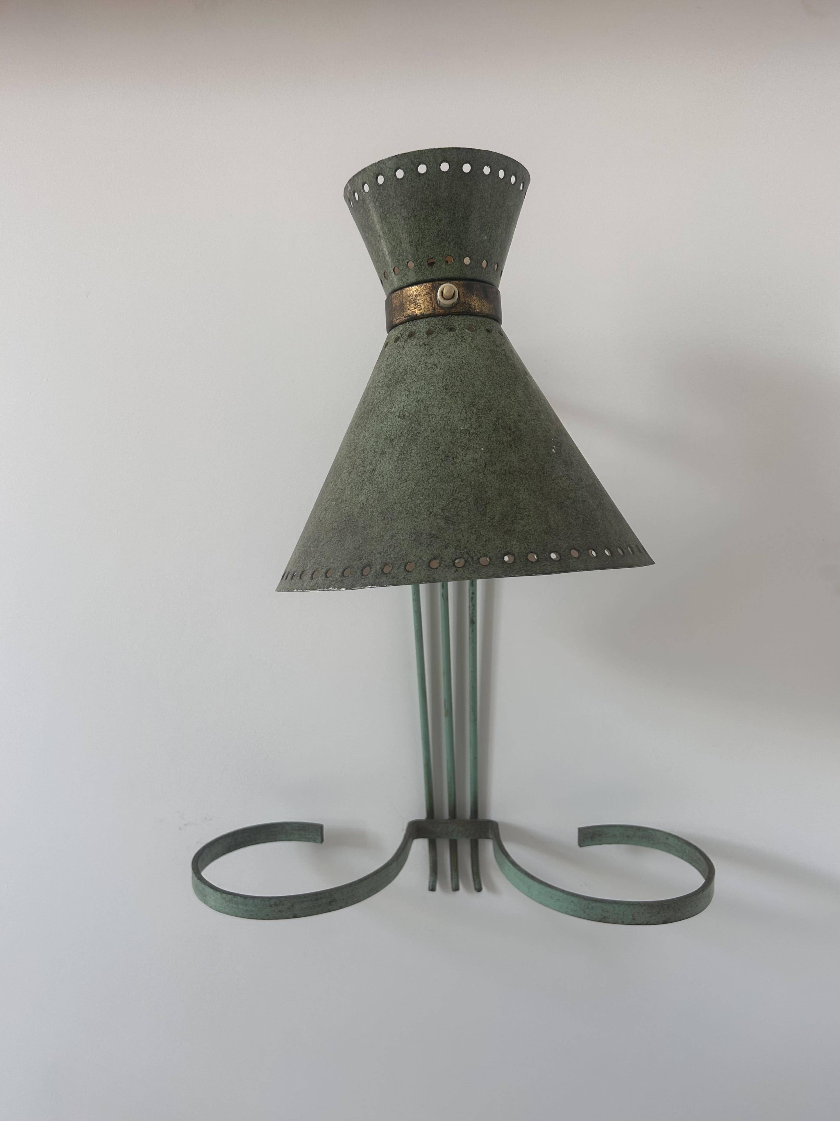 Vintage adjustable wall lamp, brass and patinated green, Italy 1950