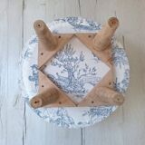 Pouf / Repose pieds vintage en toile de Jouy bleu