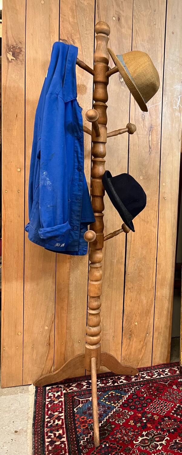Oak parrot coat rack