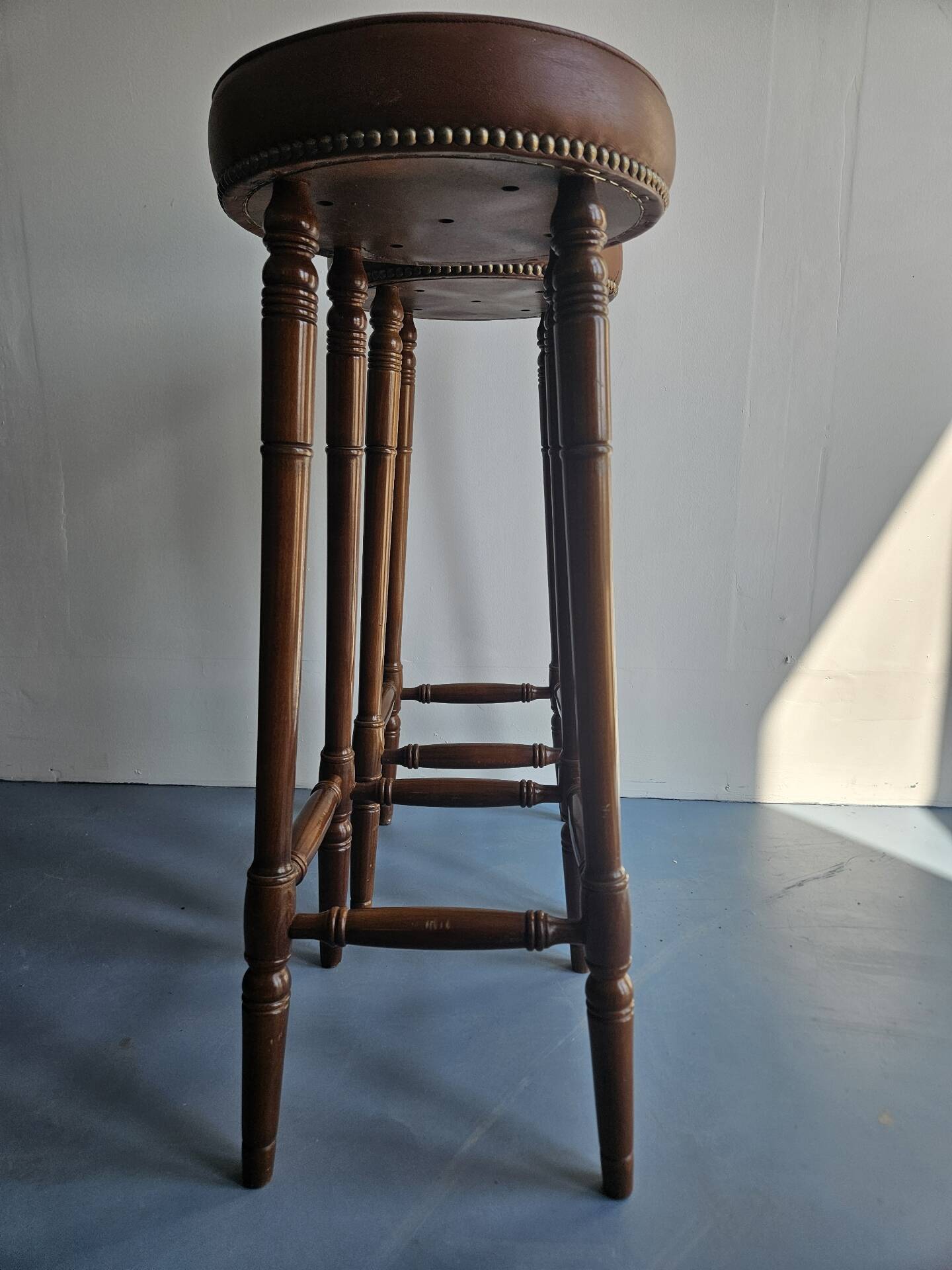 Bar stool