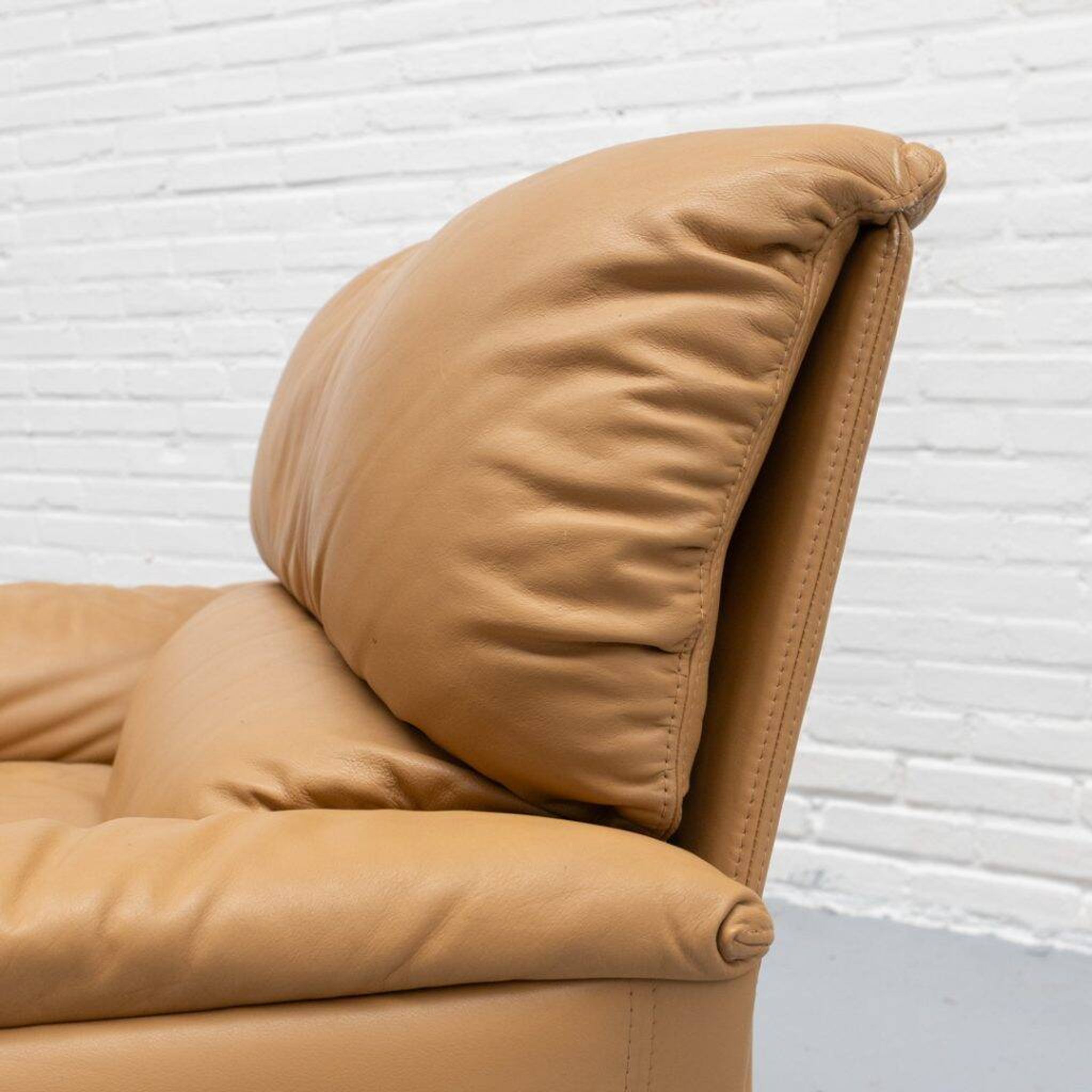 Queening Armchair by Giovanni Ofredi for Saporiti