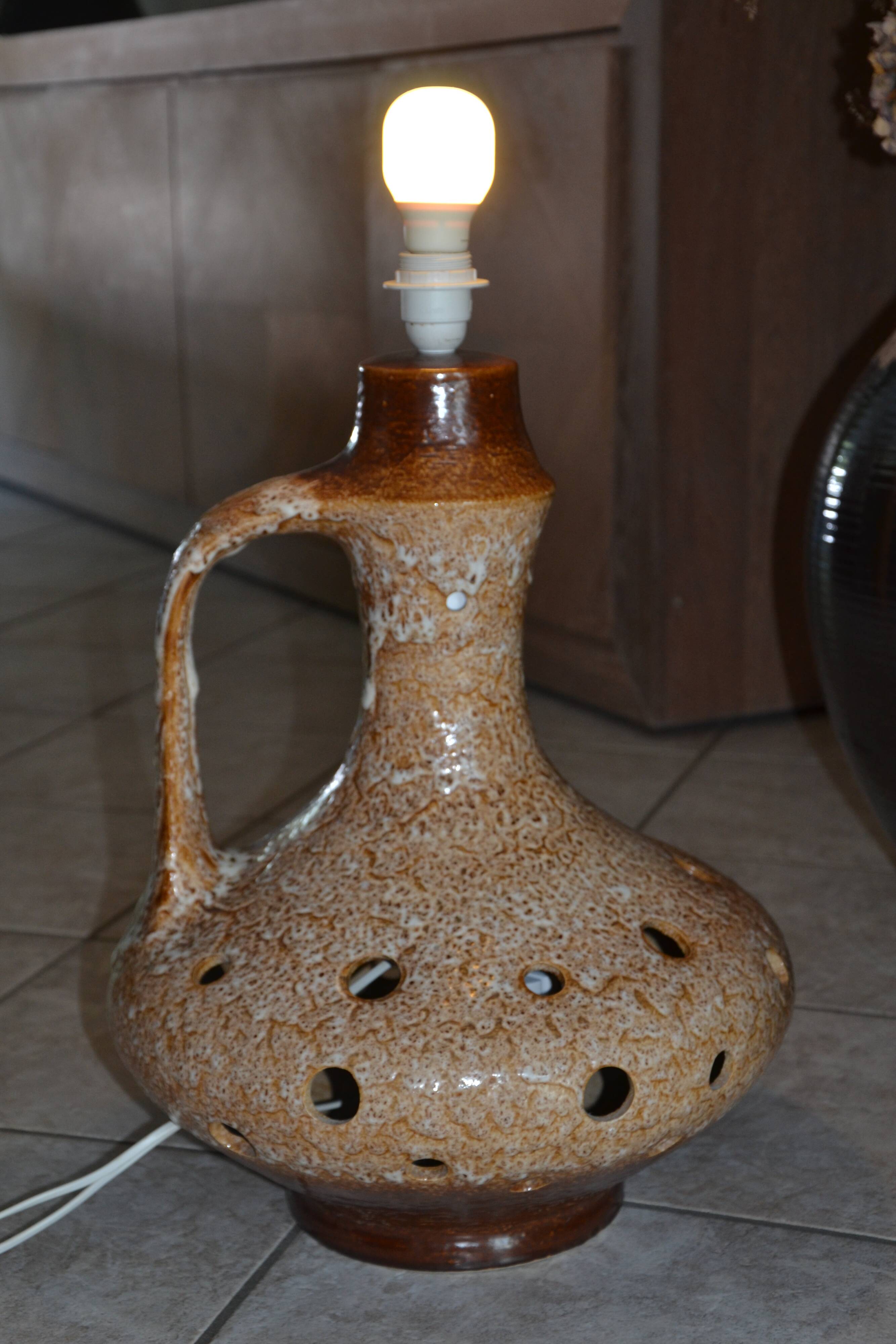 Large floor lamp from the 60s-70s.