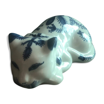 Chat en porcelaine asiatique