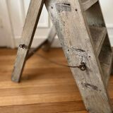 Escabeau pliant en bois ancien
