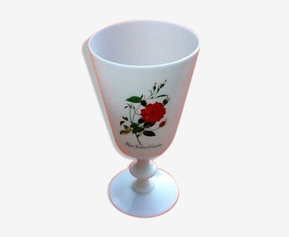 Vase opaline blanche décor rosa indica cruenta